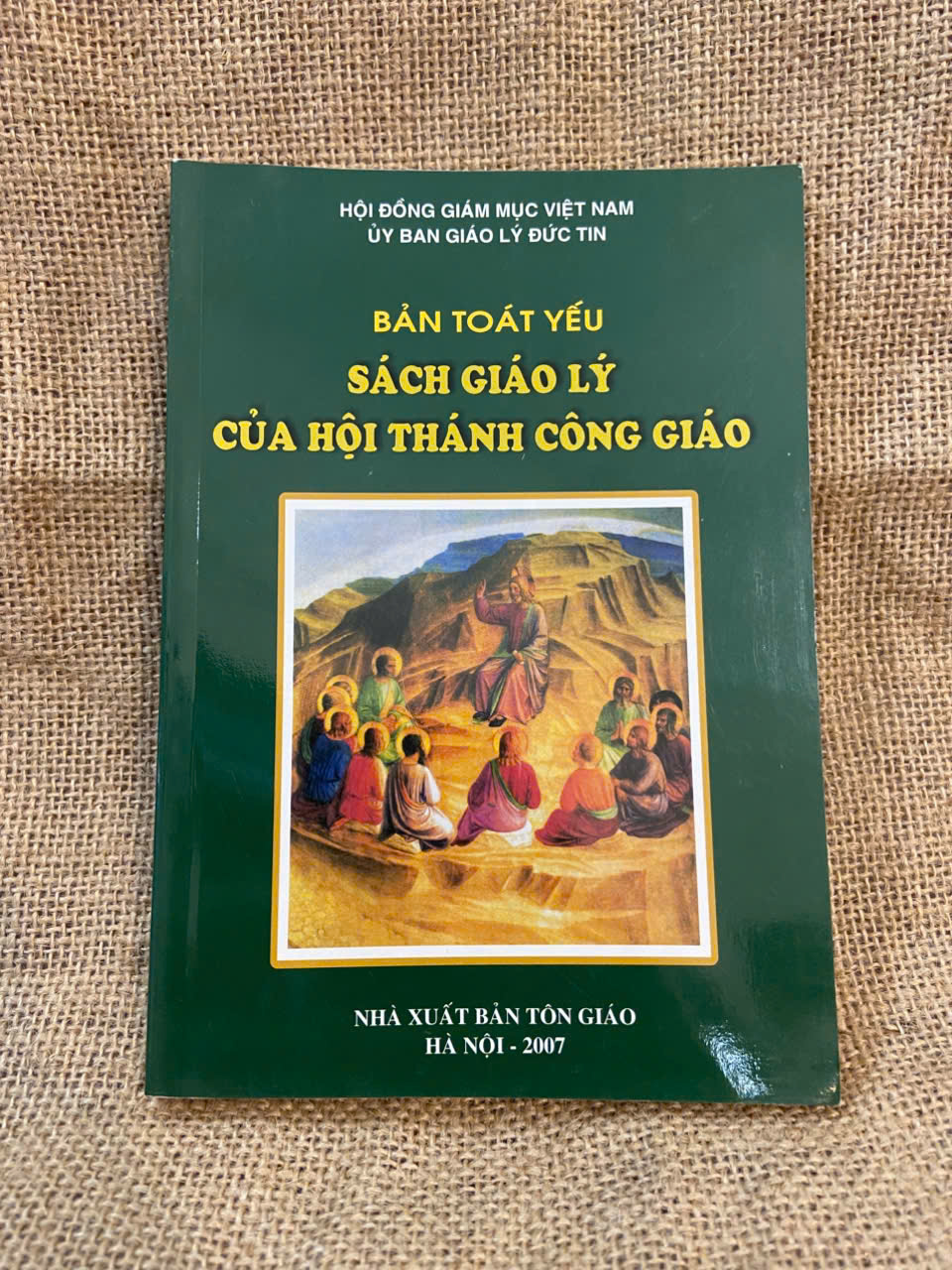 Bản toát yếu sách giáo lý của hội thánh Công giáo 2007 mới 90% có chữ ký của chủ sở hữu cũ Công giáo NSX1004