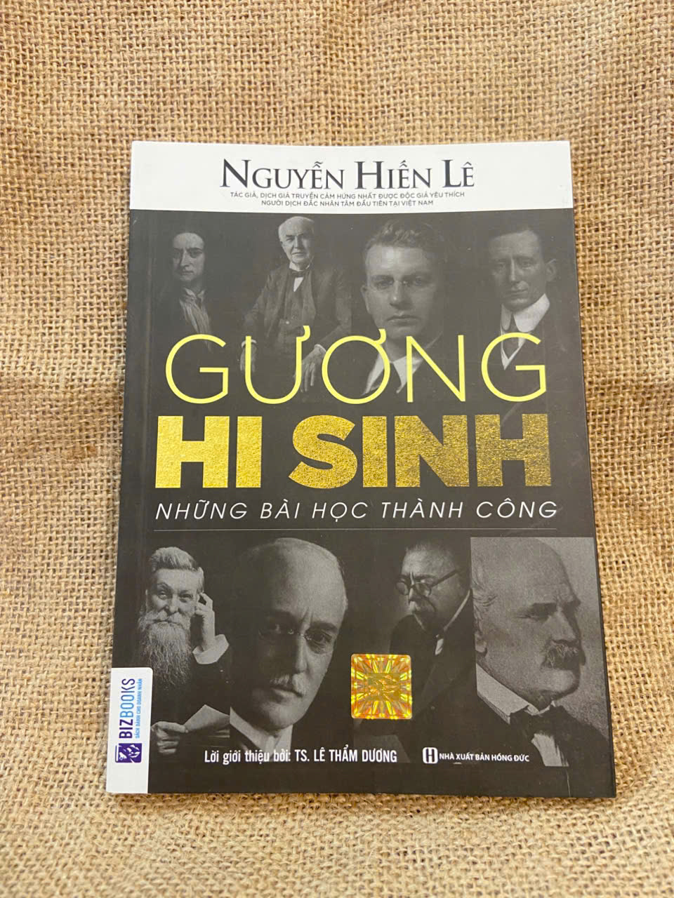 Gương hi sinh - Nguyễn Hiến Lê 2018 mới 90% có chữ ký của chủ sở hữu cũ Kỹ năng sống NSX1004