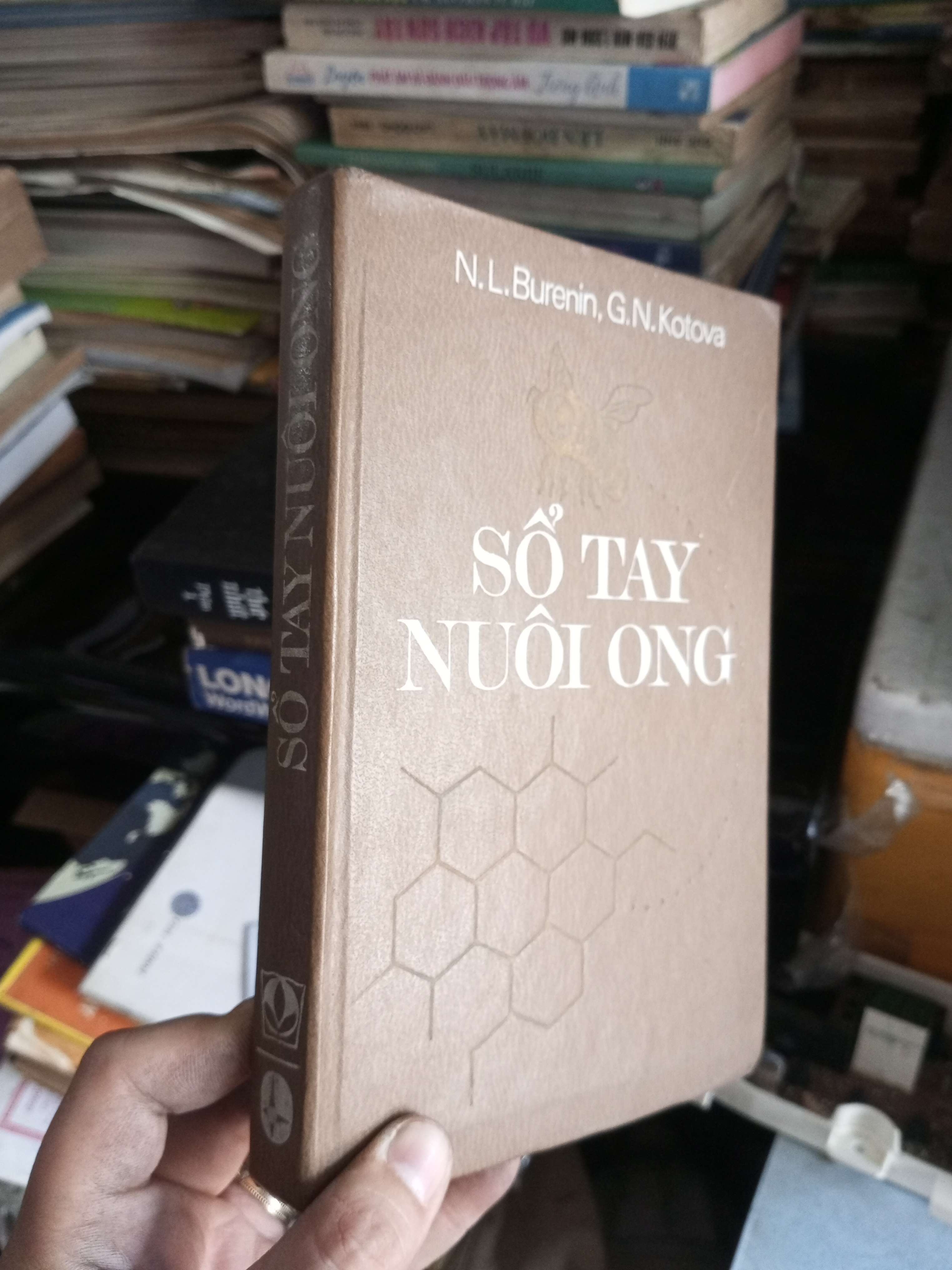 Sổ tay nuôi ong 1985 bìa cứng Sách kiến thức tổng hợp KSX1004