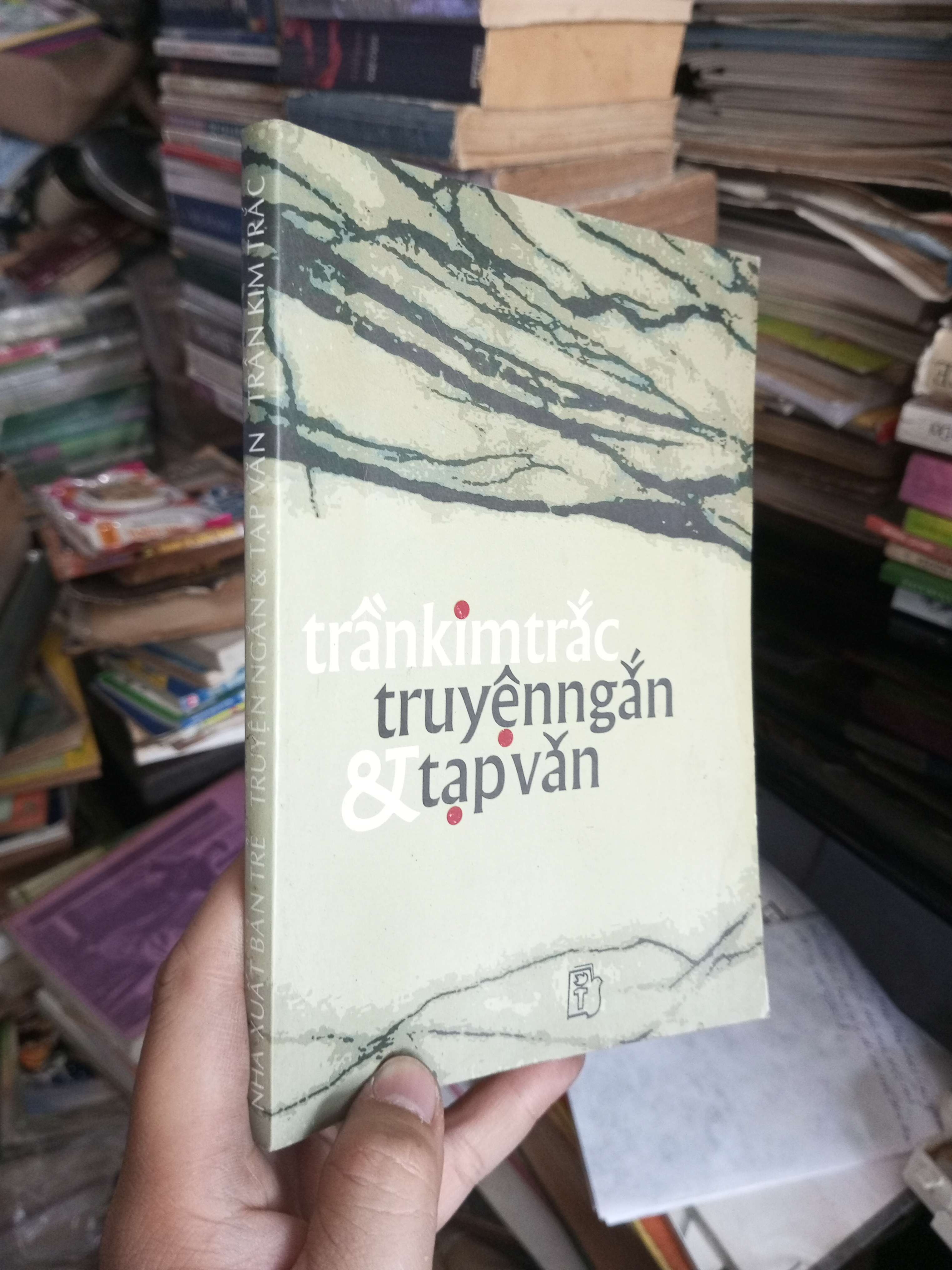 Truyện ngắn và tạp văn Trần Kim Trắc 2000 Văn học Việt Nam KSX1004