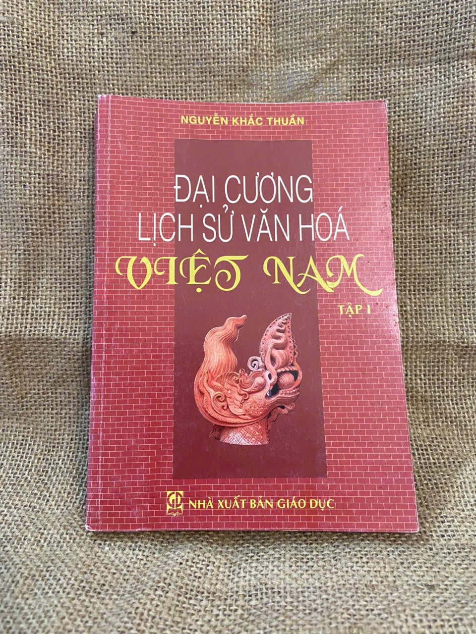 Đại cương lịch sử văn hóa Việt Nam tập 1 - Nguyễn Khắc Thuần 2008 tình trạng trang giấy bên trong còn mới tốt, có chữ ký và note của chủ cũ, không ảnh hưởng nội dung Sách giáo khoa - giáo trình NSX1004