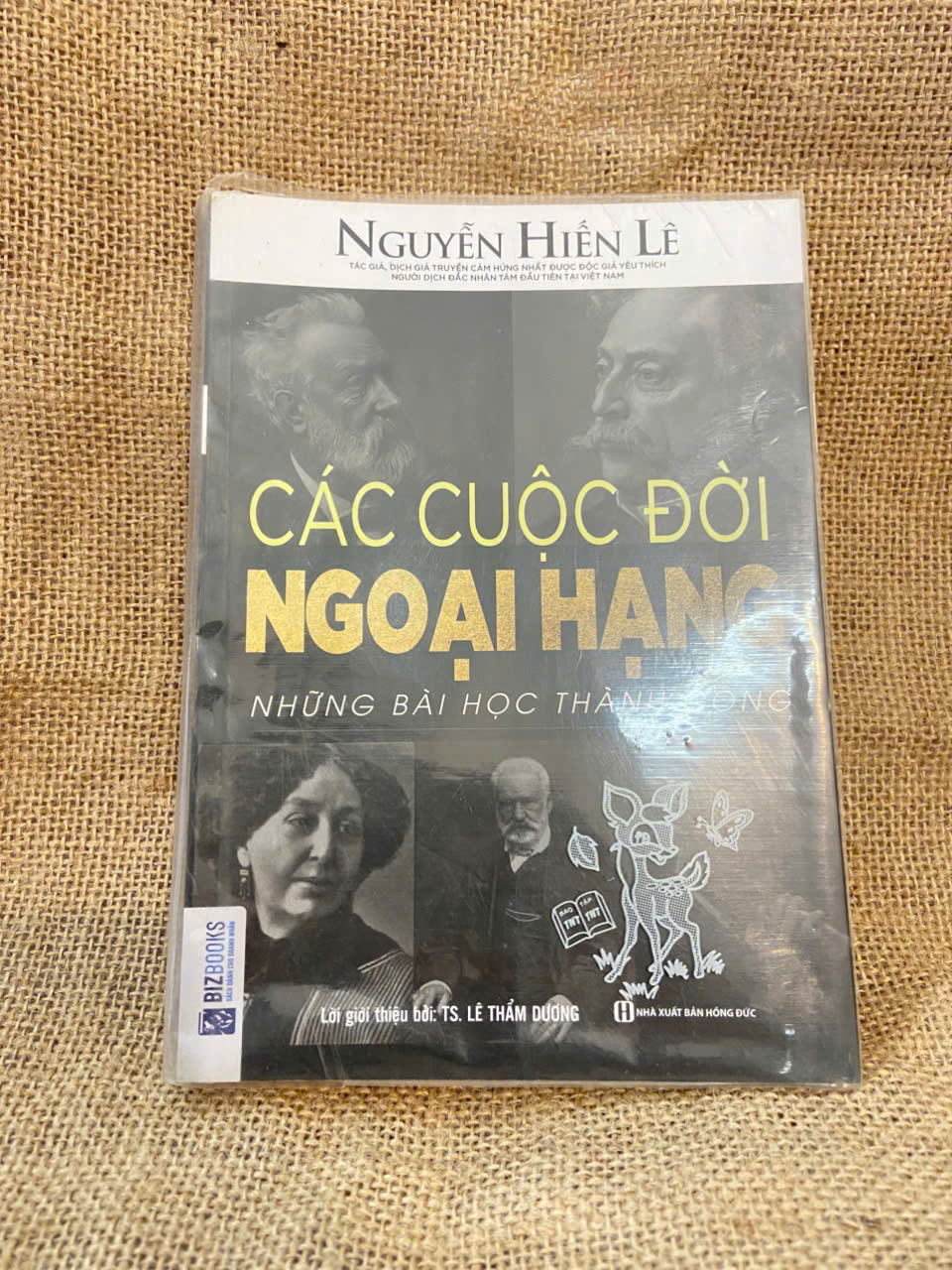 Các cuộc đời ngoại hạng - Nguyễn Hiến Lê 2018 mới 90% có chữ ký của chủ sở hữu cũ Kỹ năng sống NSX1004