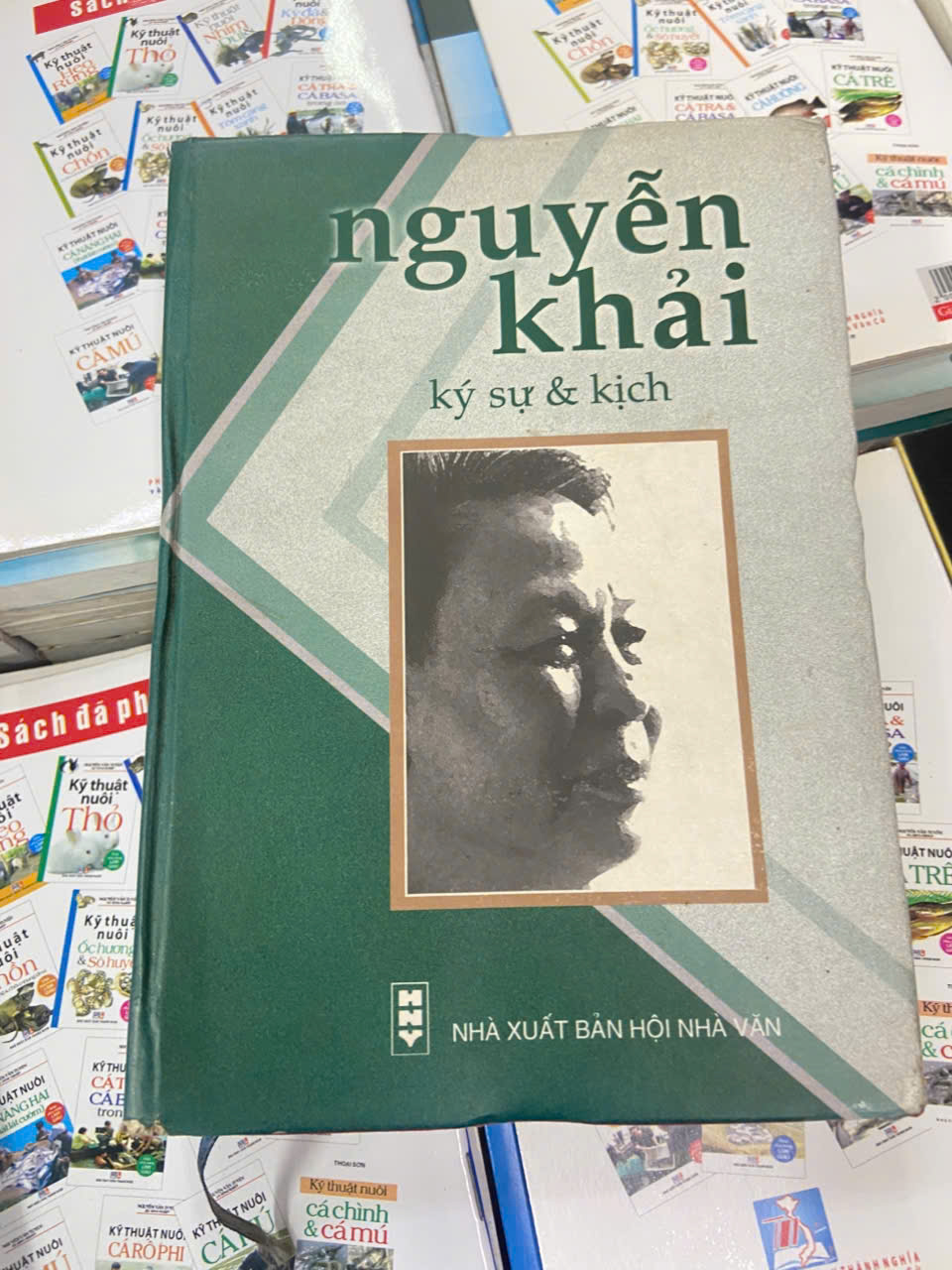 Nguyễn Khải ký sự & kịch Sách văn học VAVO1004