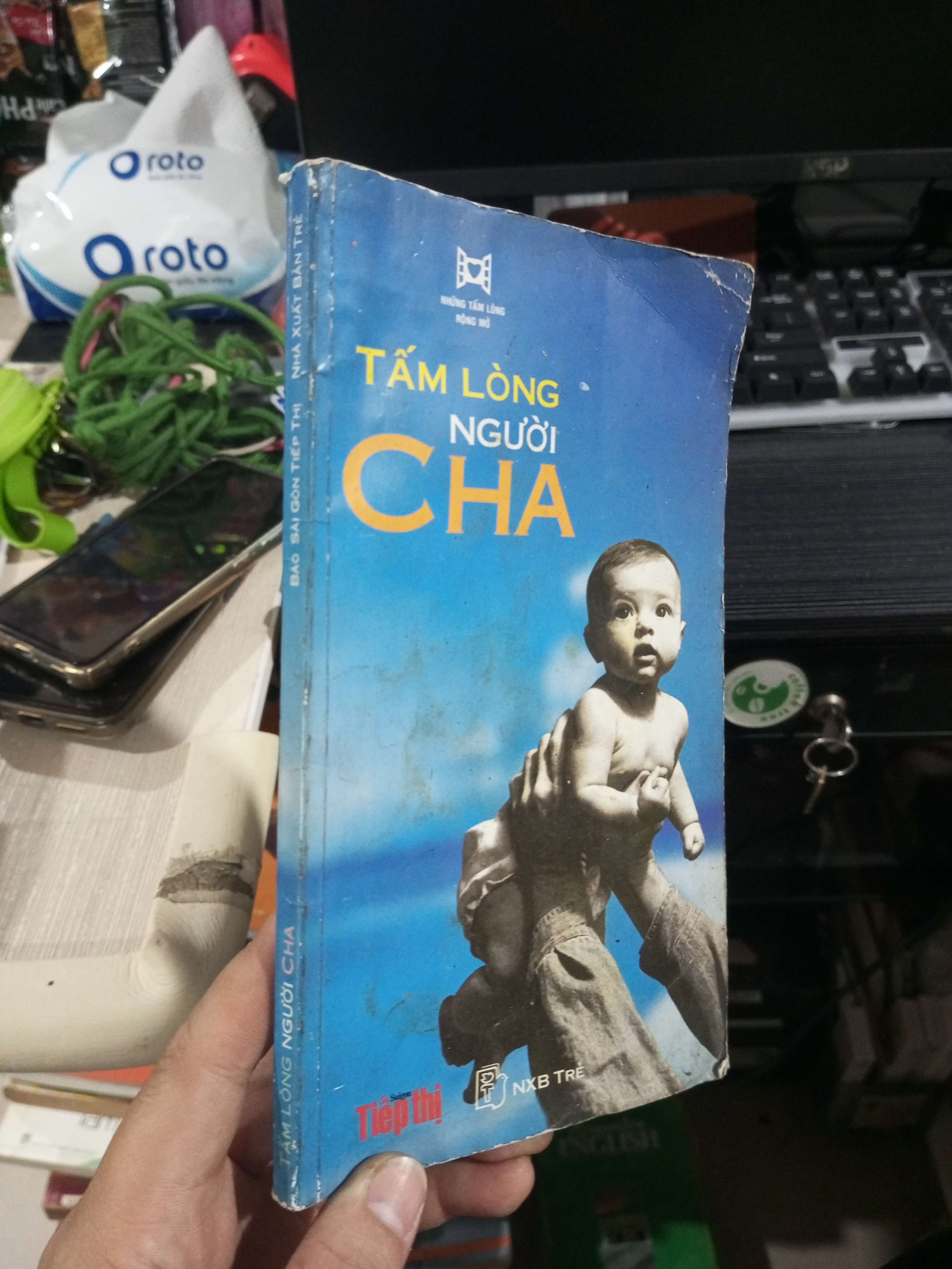 Tấm Lòng Người Cha - Nhiều Tác Giả 2004 mới 80% ố bẩn Sách văn học HCM1004 (NSX)