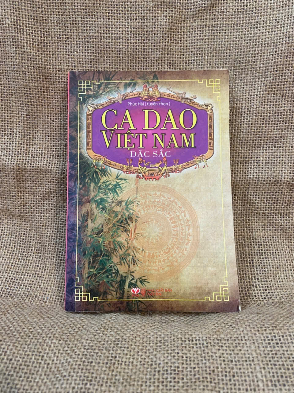 Ca dao Việt Nam đặc sắc 2014 mới 80% có chữ ký của chủ sở hữu cũ Sách văn học NSX1004