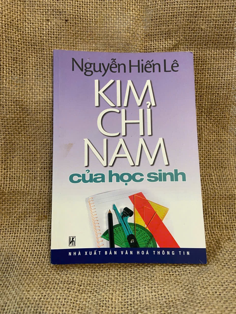 Kim chỉ nam của học sinh - Nguyễn Hiến Lê 2014 mới 90% có chữ ký và note của chủ cũ, không ảnh hưởng nội dung Kỹ năng sống NSX1004