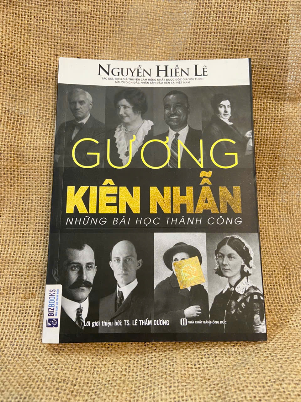 Gương kiên nhẫn - Nguyễn Hiến Lê 2018 mới 90% có chữ ký của chủ sở hữu cũ Kỹ năng sống NSX1004
