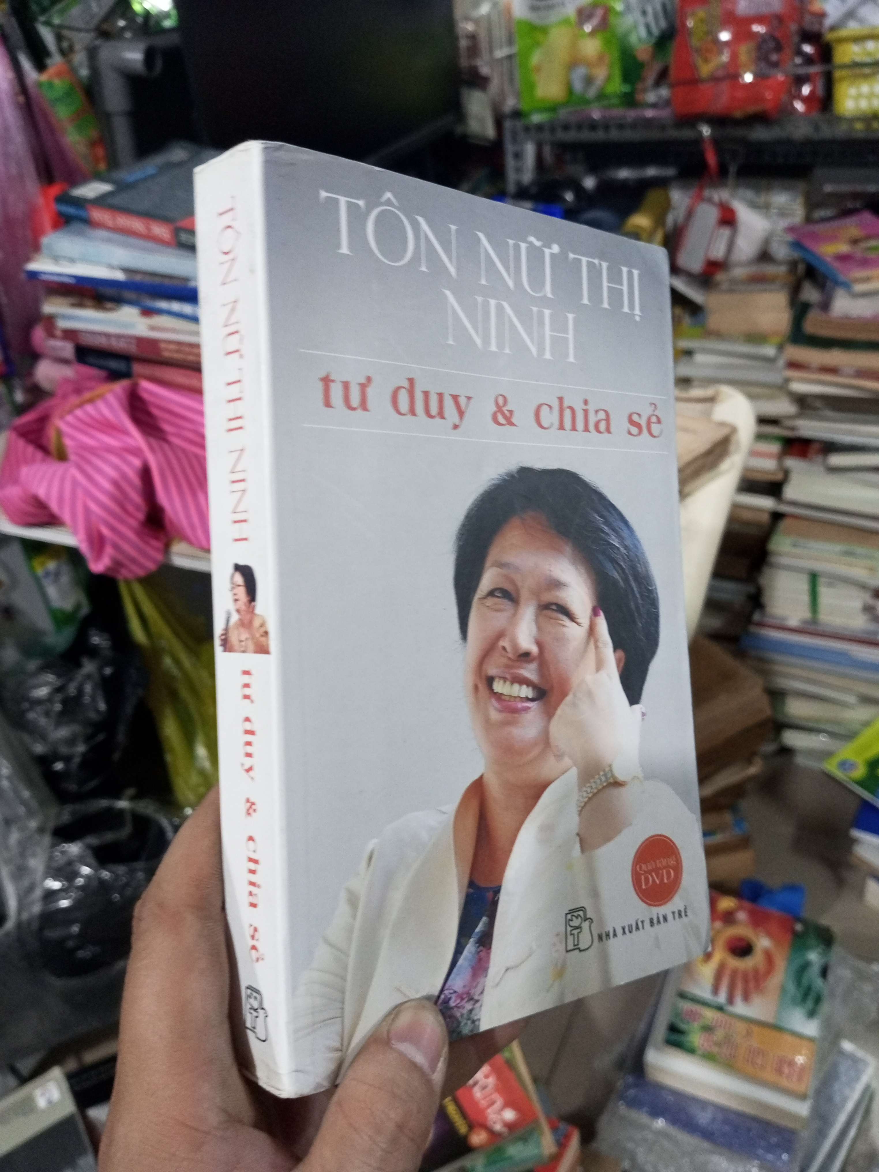 Tư Duy & Chia Sẻ - Tôn Nữ Thị Ninh 2015 mới 80% ố Sách kỹ năng HCM1004