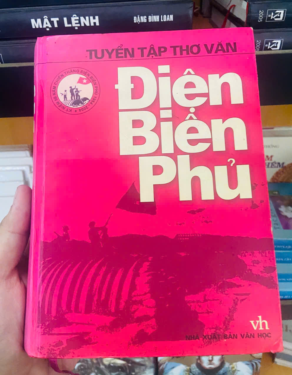 Tuyển tập thơ văn Điện Biên Phủ Văn học Việt Nam VAVO1004