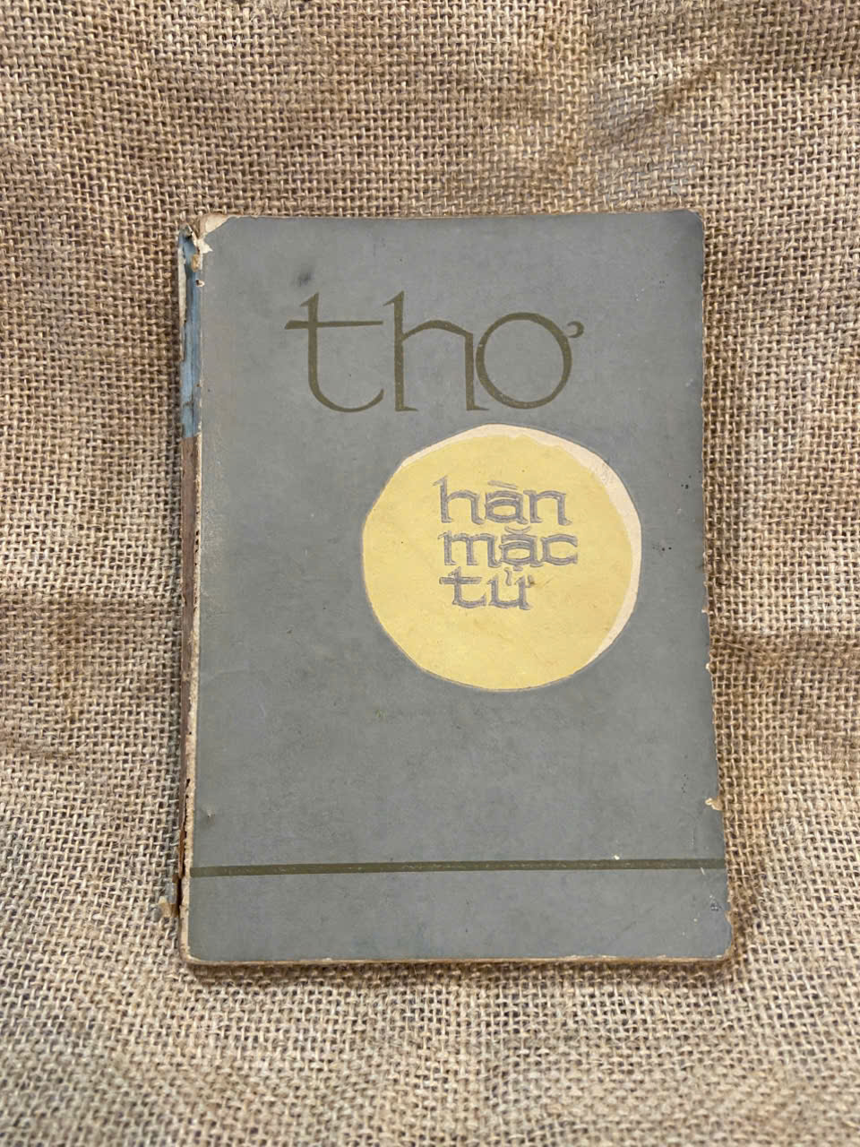 Thơ Hàn Mặc Tử 1988 sách bị ố, gáy có vết rách nhưng vẫn tốt Văn học Việt Nam NSX1004