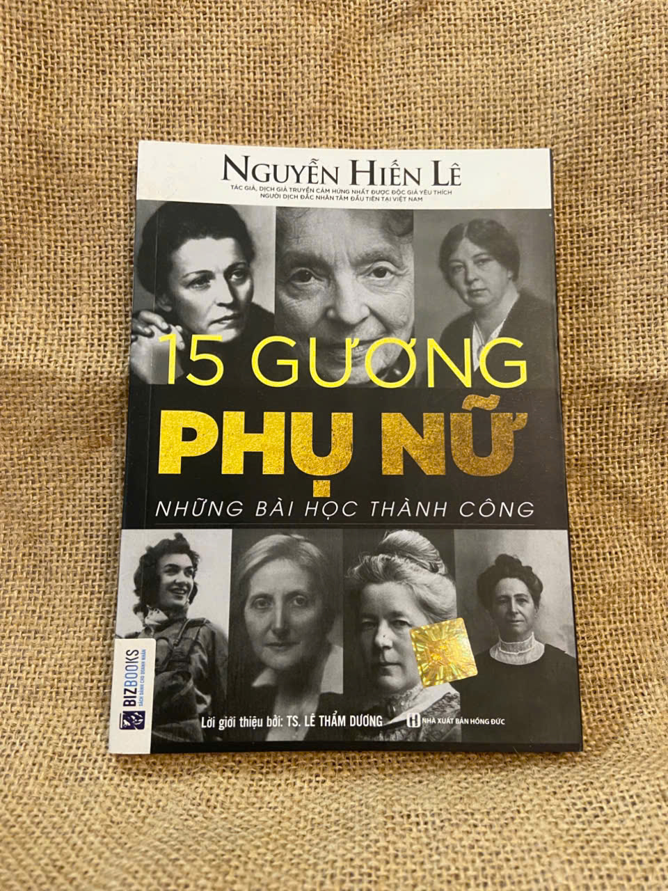 15 gương phụ nữ - Nguyễn Hiến Lê 2018 mới 90% có chữ ký và note của chủ cũ, không ảnh hưởng nội dung Kỹ năng sống NSX1004