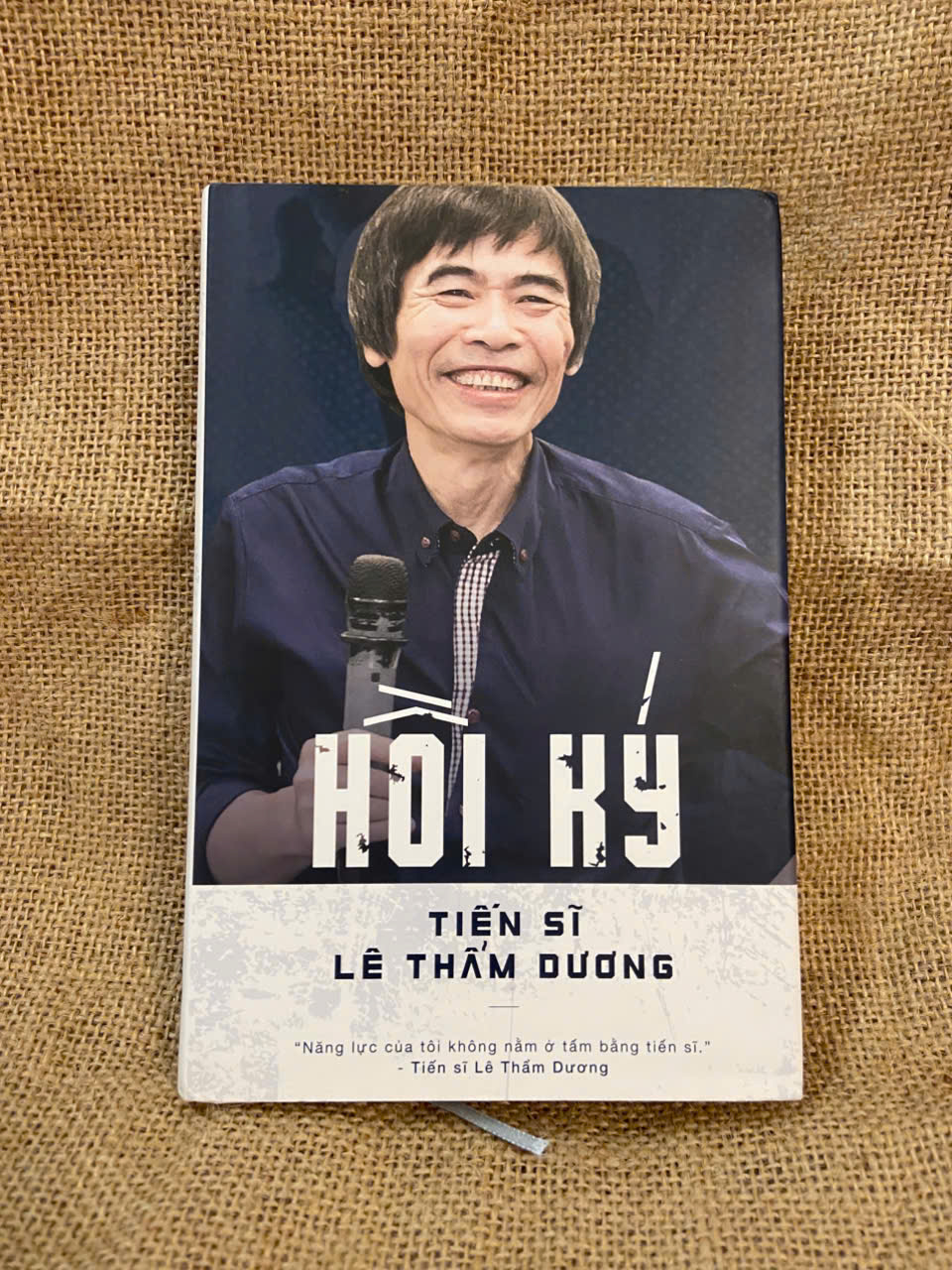 Hồi ký Tiến sĩ Lê Thẩm Dương 2018 mới 90% bìa cứng có chữ ký của chủ sở hữu cũ Văn học Việt Nam NSX1004