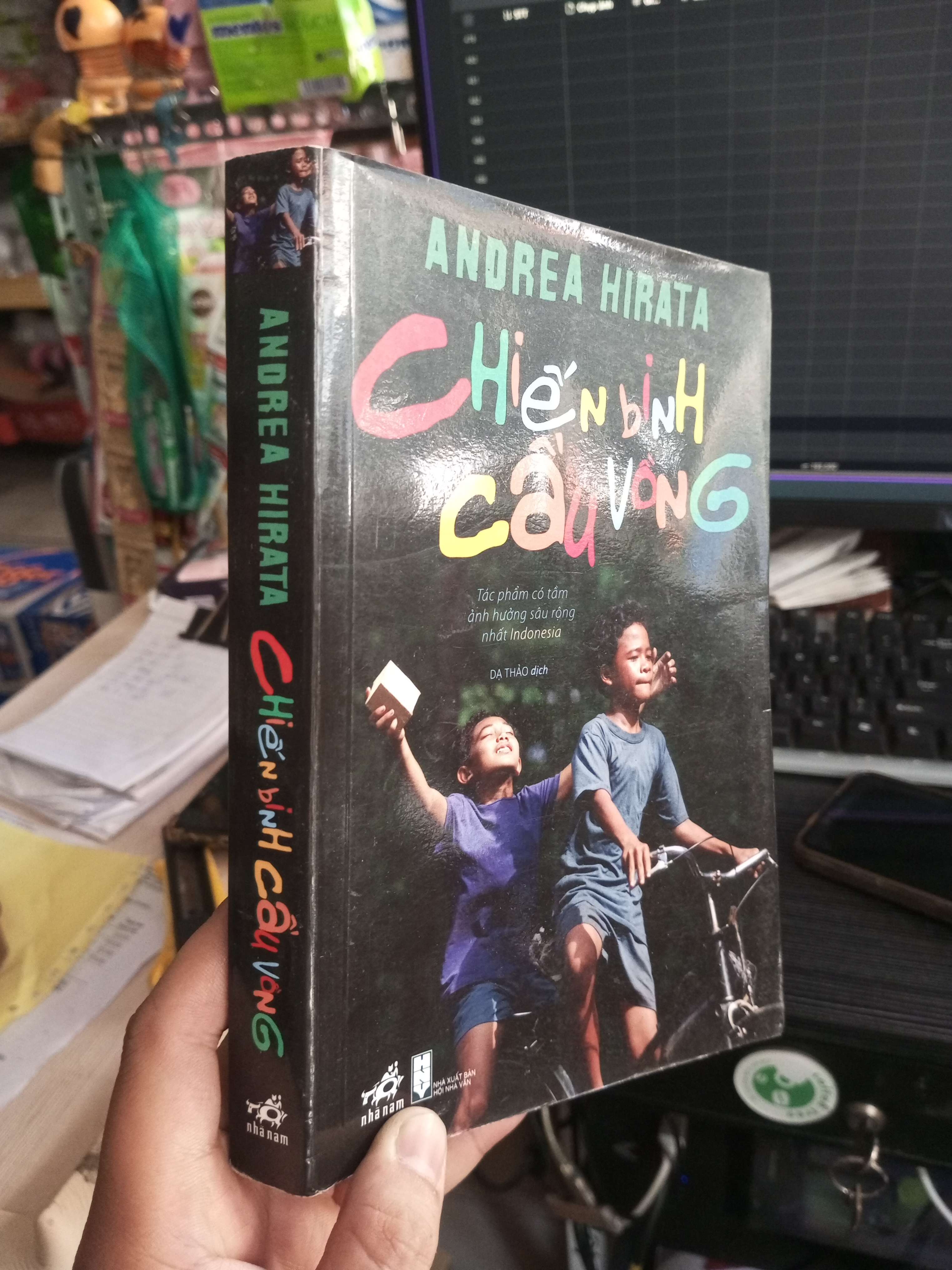 Chiến Binh Cầu Vồng - Andrea Hirata 2017 mới 80% ố có viết Văn học nước ngoài HCM1004 (NSX)