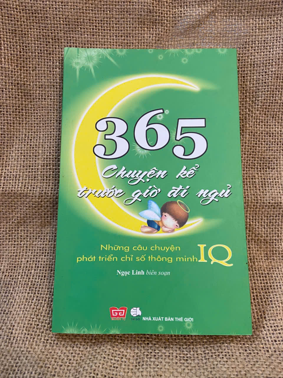 365 Chuyện kể trước giờ đi ngủ 2016 mới 90% có chữ ký của chủ sở hữu cũ Sách mẹ và bé NSX1004