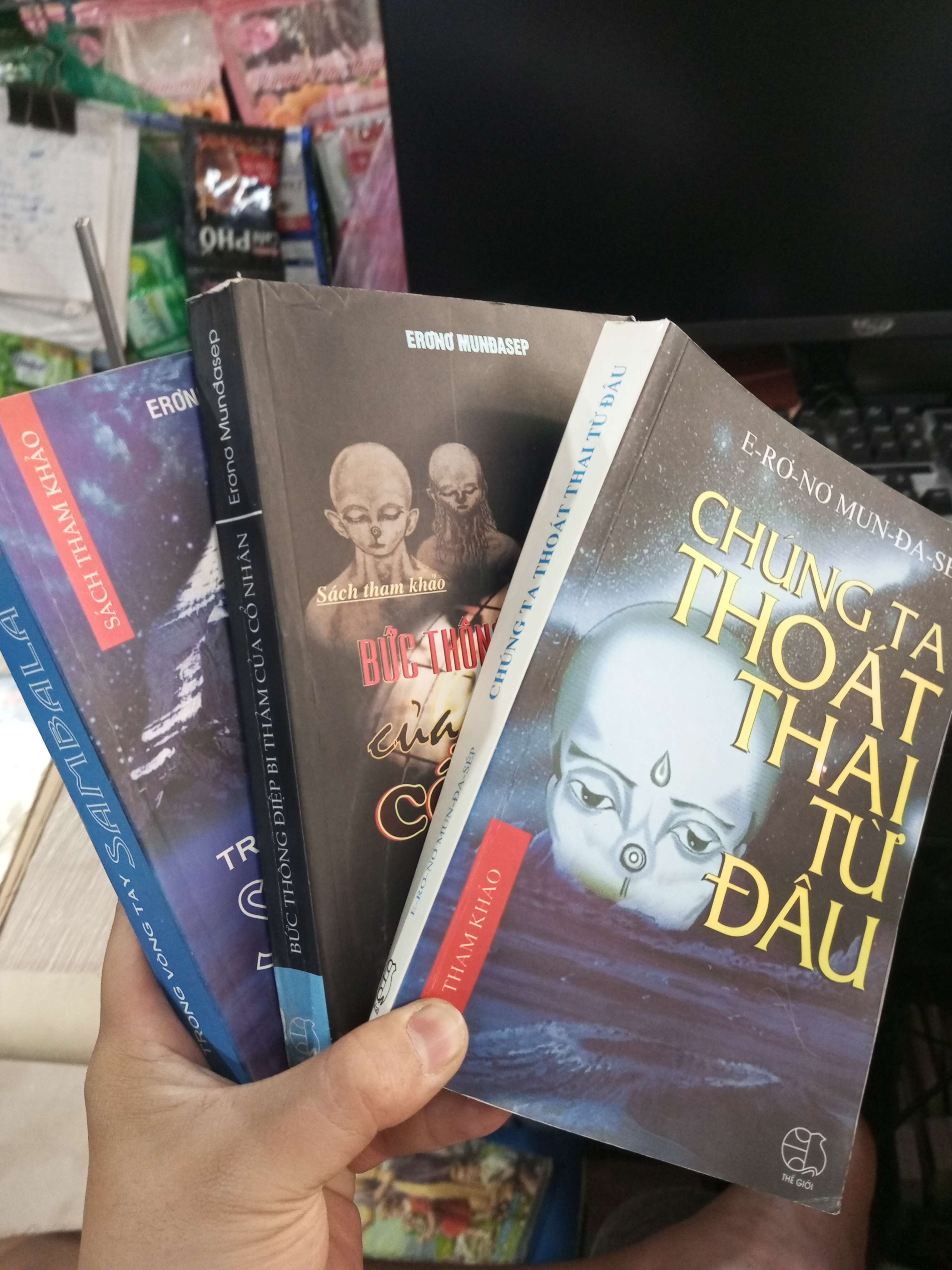 (Bộ 3 Quyển) Chúng Ta Thoát Thai Từ Đâu - Bức Thông Điệp Bi Thảm Của Cổ Nhân - Trong Vòng Tay Sambala - Ernst Muldashev mới 80% ố nhẹ Sách văn học HCM1004