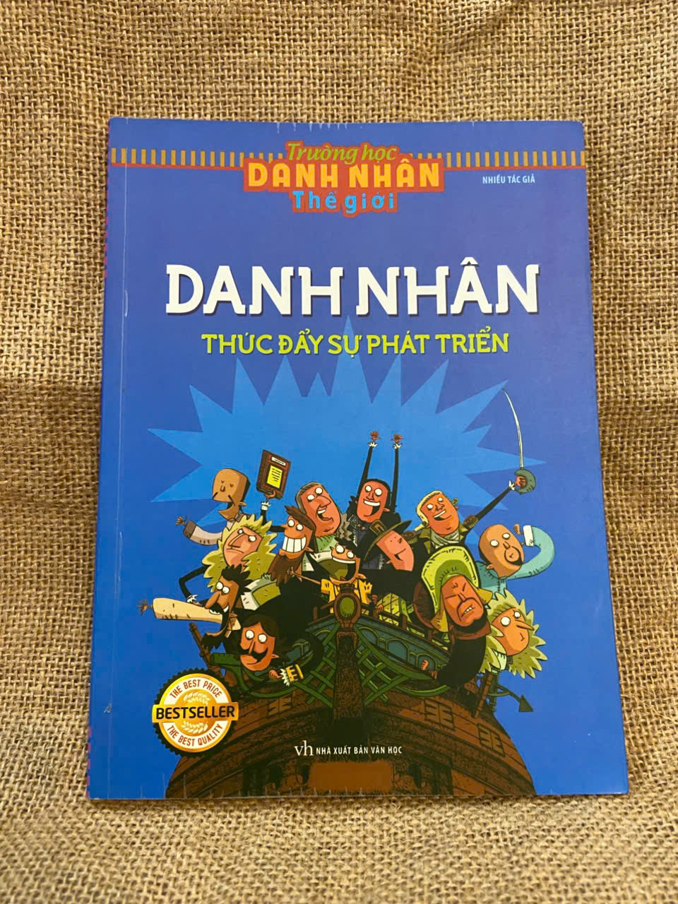 Danh nhân thúc đẩy sự phát triển 2015 mới 90% Sách Danh nhân NSX1004