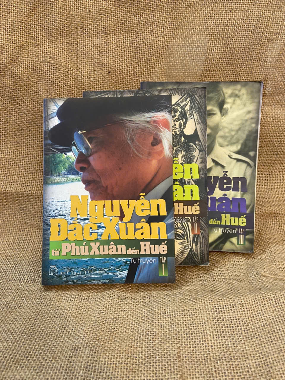 Từ Phú Xuân đến Huế (Bộ 3 tập) - Nguyễn Đắc Xuân 2012 mới 80% có chữ ký và vết note của chủ sở hữu cũ, không ảnh hưởng nội dung Văn học Việt Nam NSX1004