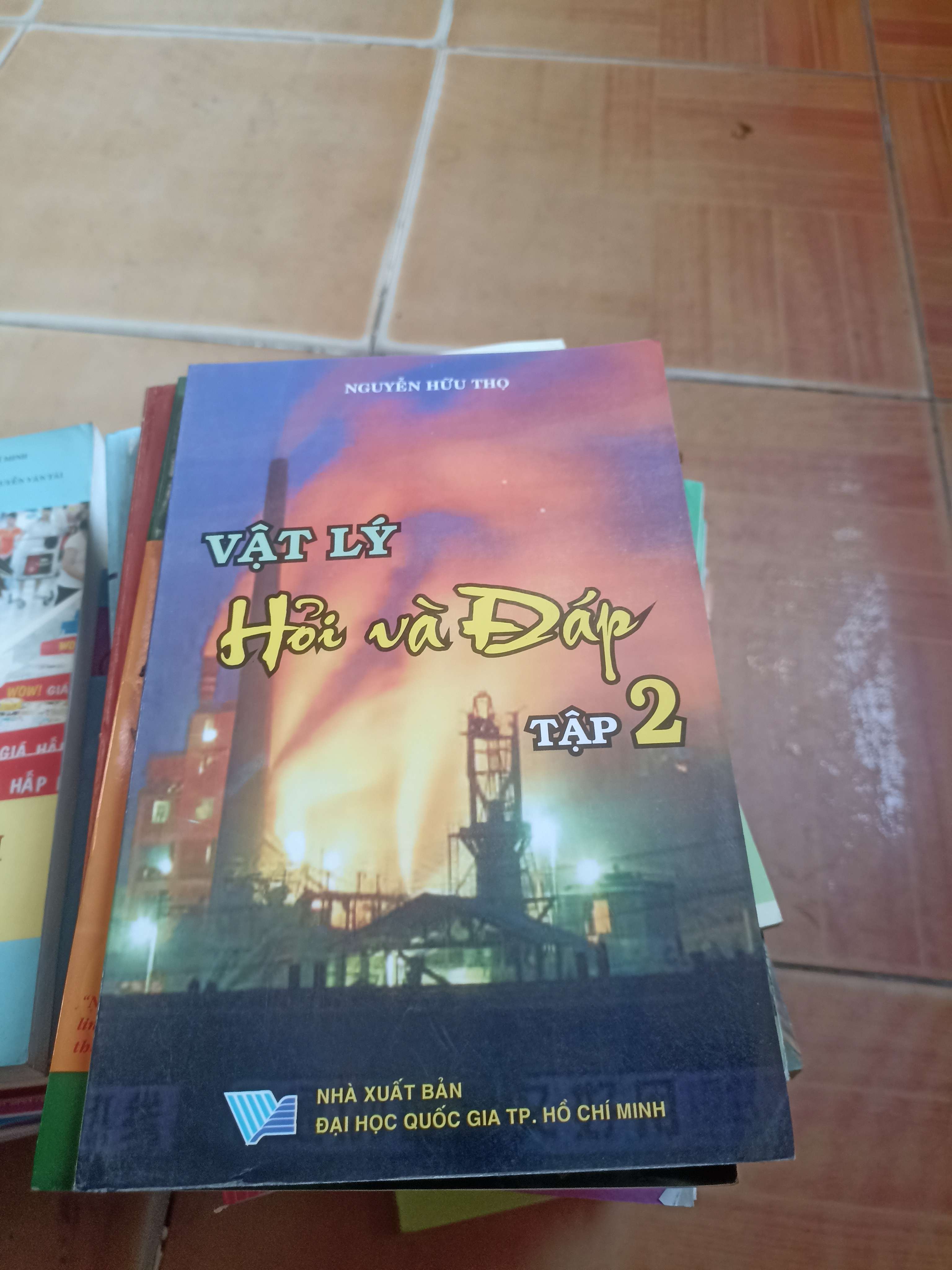 Vật lý hỏi và đáp tập 2 - Hữu Thọ 2011 (Tham khảo - luyện thi) VAVO1304-AK4T1