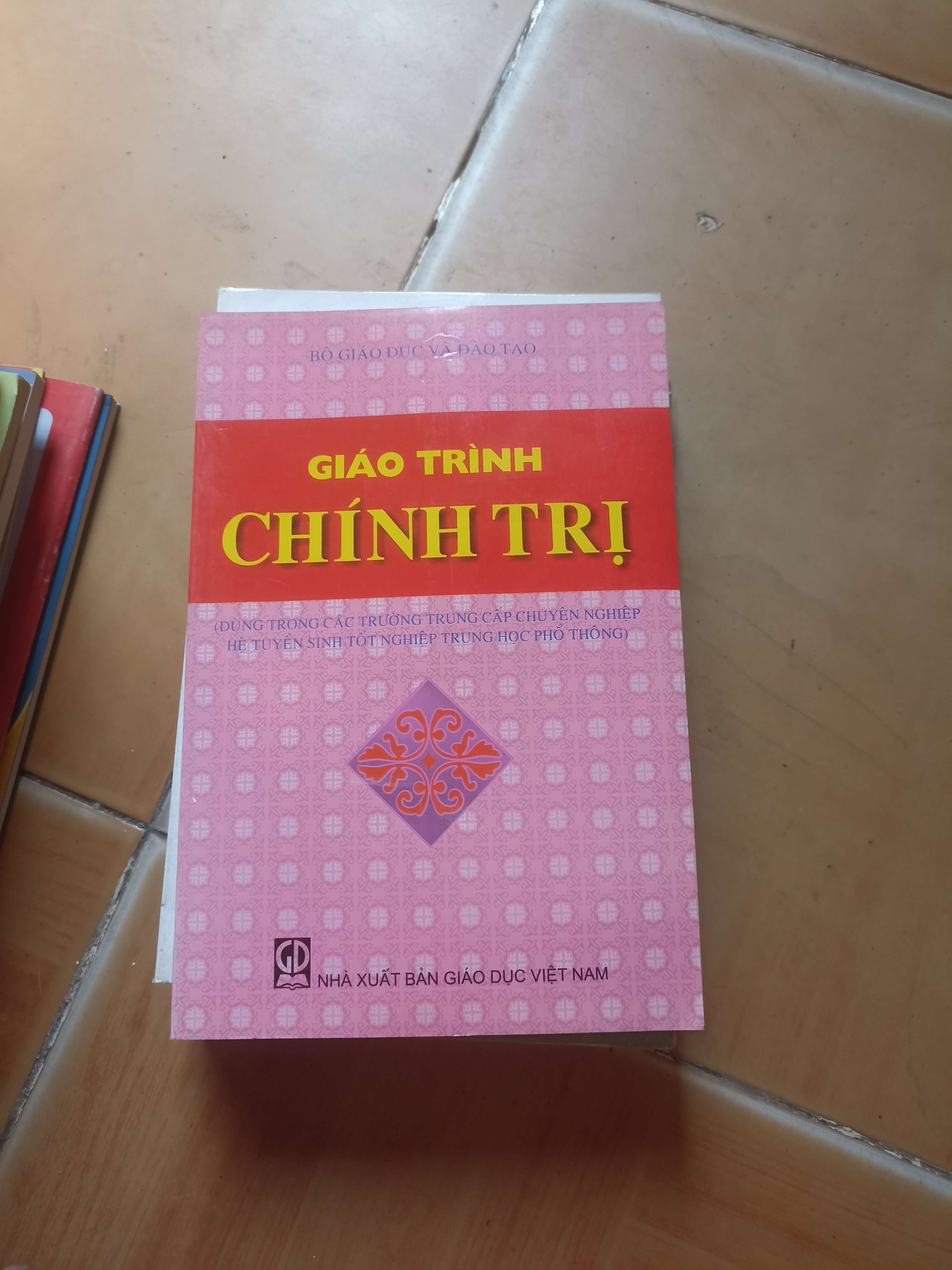 Giáo trình chính trị 2012 (Sách giáo khoa - giáo trình) VAVO1304-AK3ST2