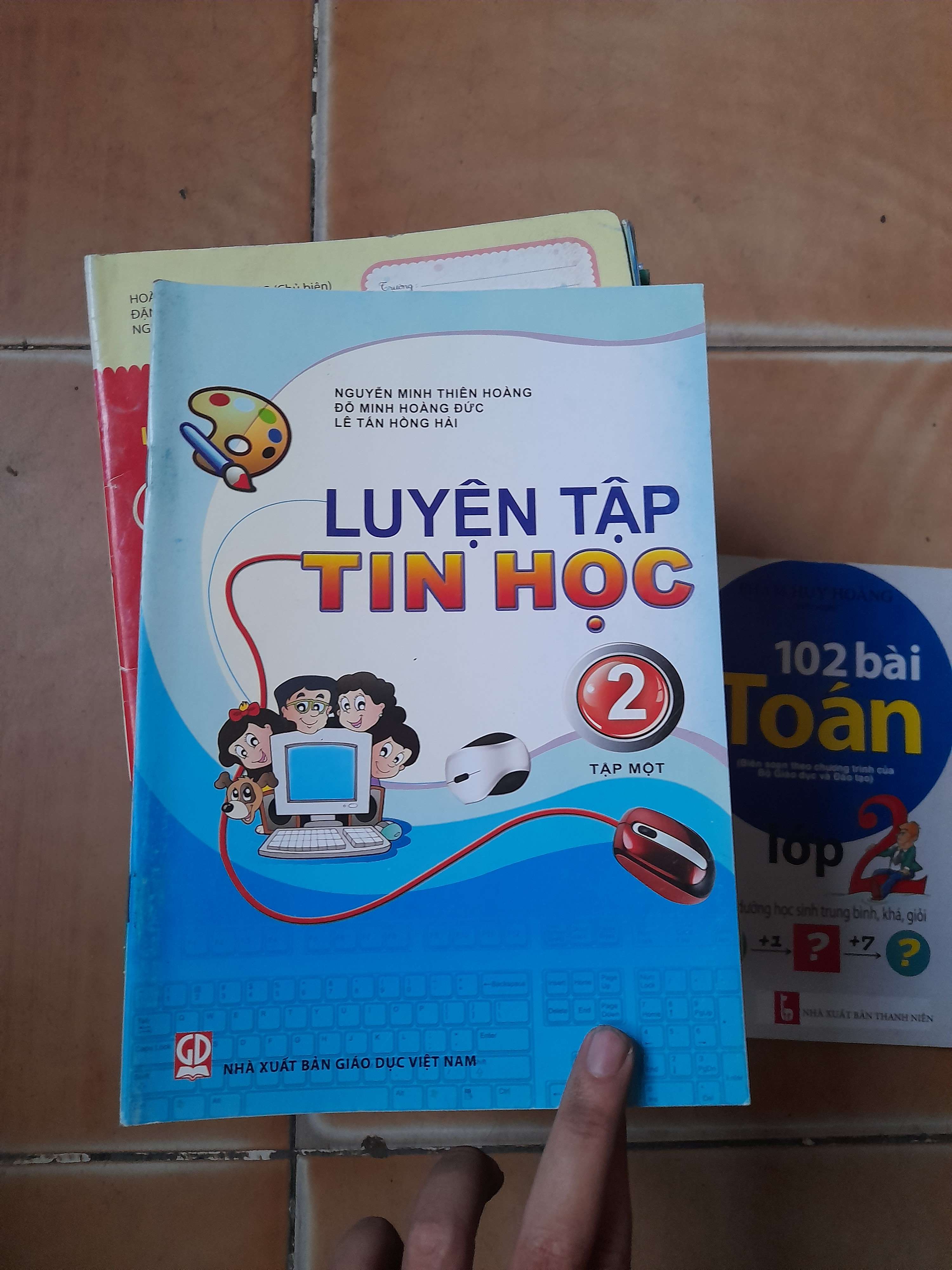 Luyện Tập Tin Học 2 (Tập 1) - Nguyễn Minh Thiên Hoàng, Đỗ Minh Hoàng Đức, Lê Tấn Hồng Hải 2019 (Giáo khoa) VAVO1304-AK3ST1