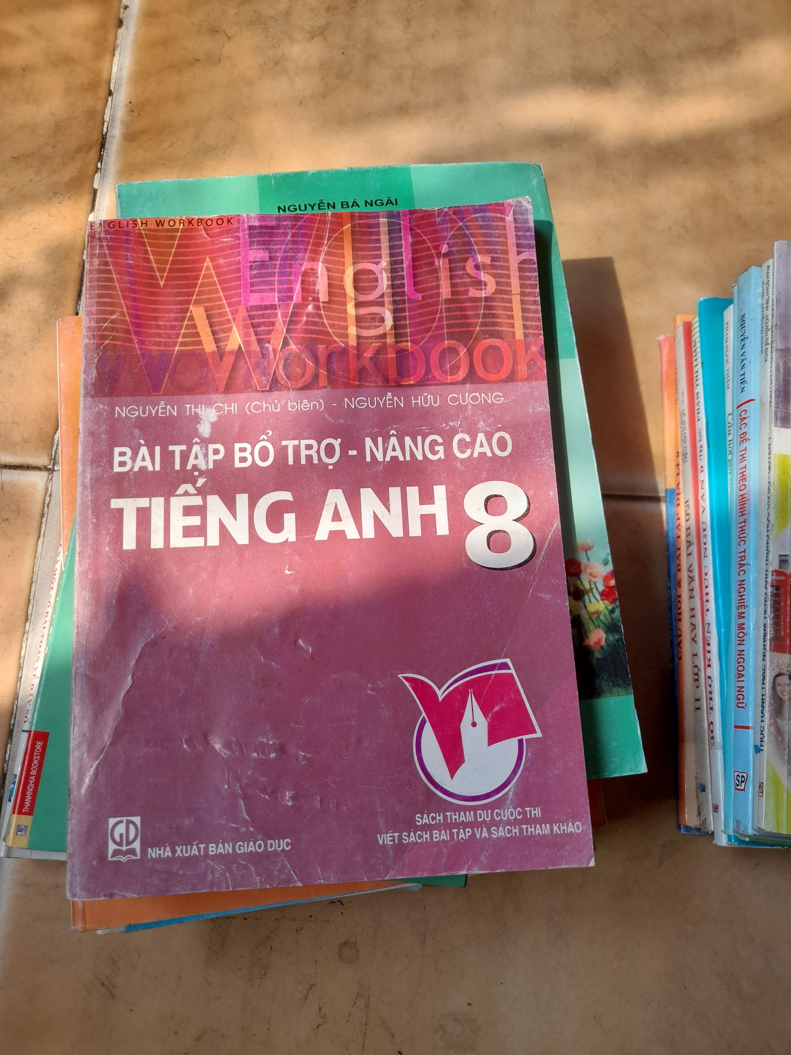Bài Tập Bổ Trợ – Nâng Cao Tiếng Anh 8 - Nguyễn Thị Chi, Nguyễn Hữu Cương 2004 (Tham khảo - luyện thi) VAVO1304-AK3T3