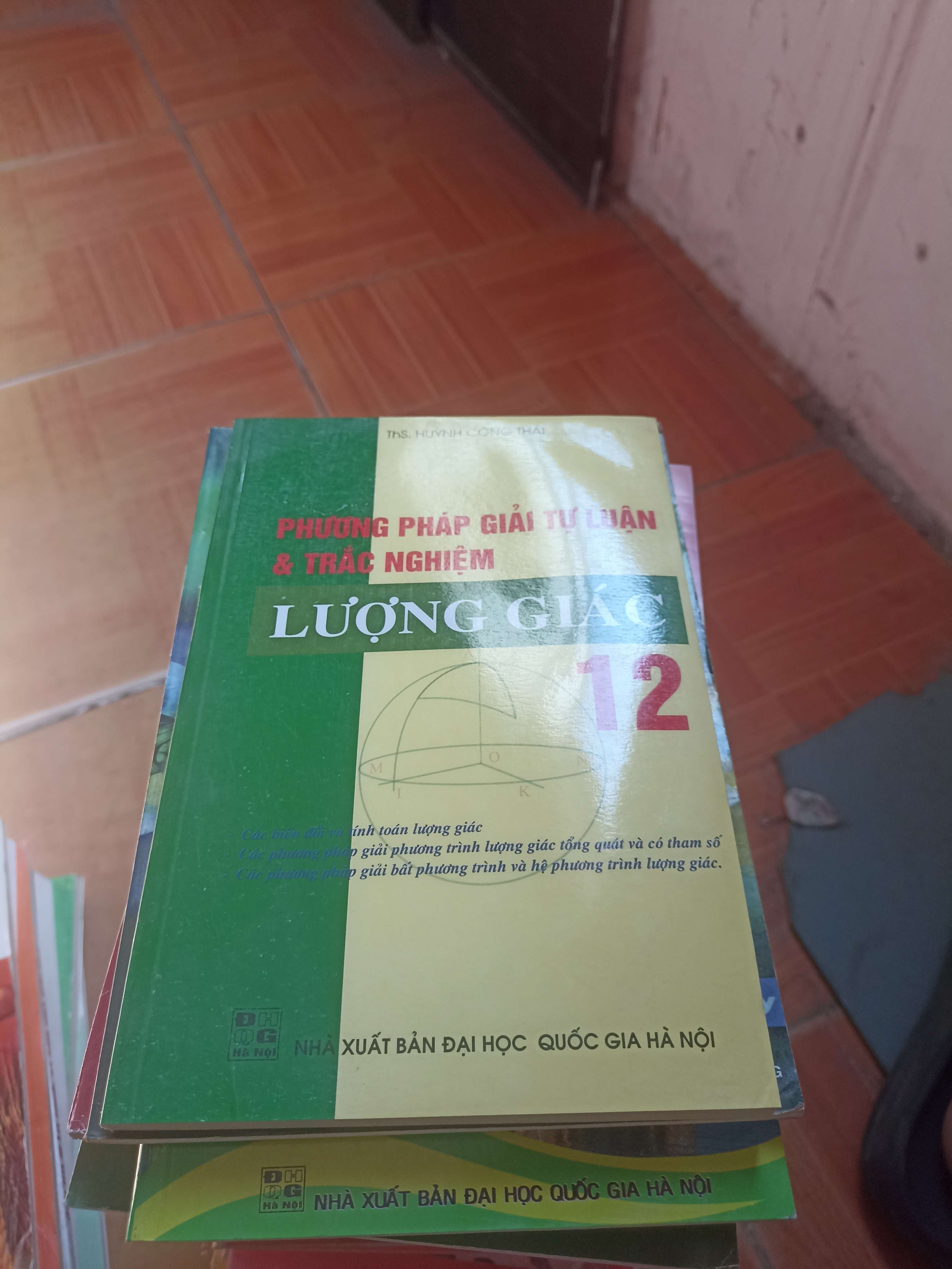 Phương pháp giải tự luận và trắc nghiệm lượng giác 12 - Công Thái 2008 (Tham khảo - luyện thi) VAVO1304-AK3ST3