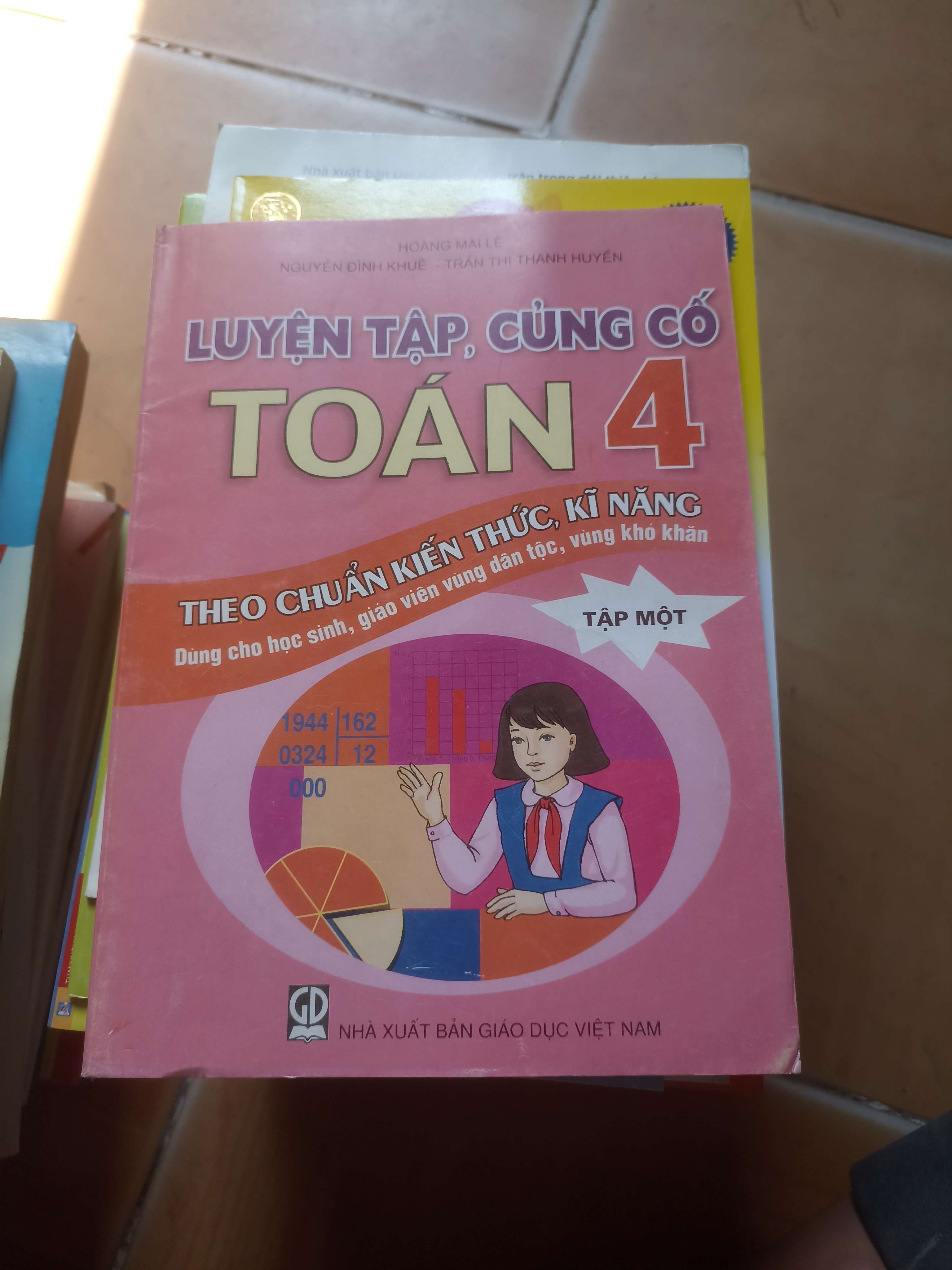 Luyện tập củng cố toán 4 tập một - Mai Lê 2009 (Sách giáo khoa - giáo trình) VAVO1304-AK3ST2