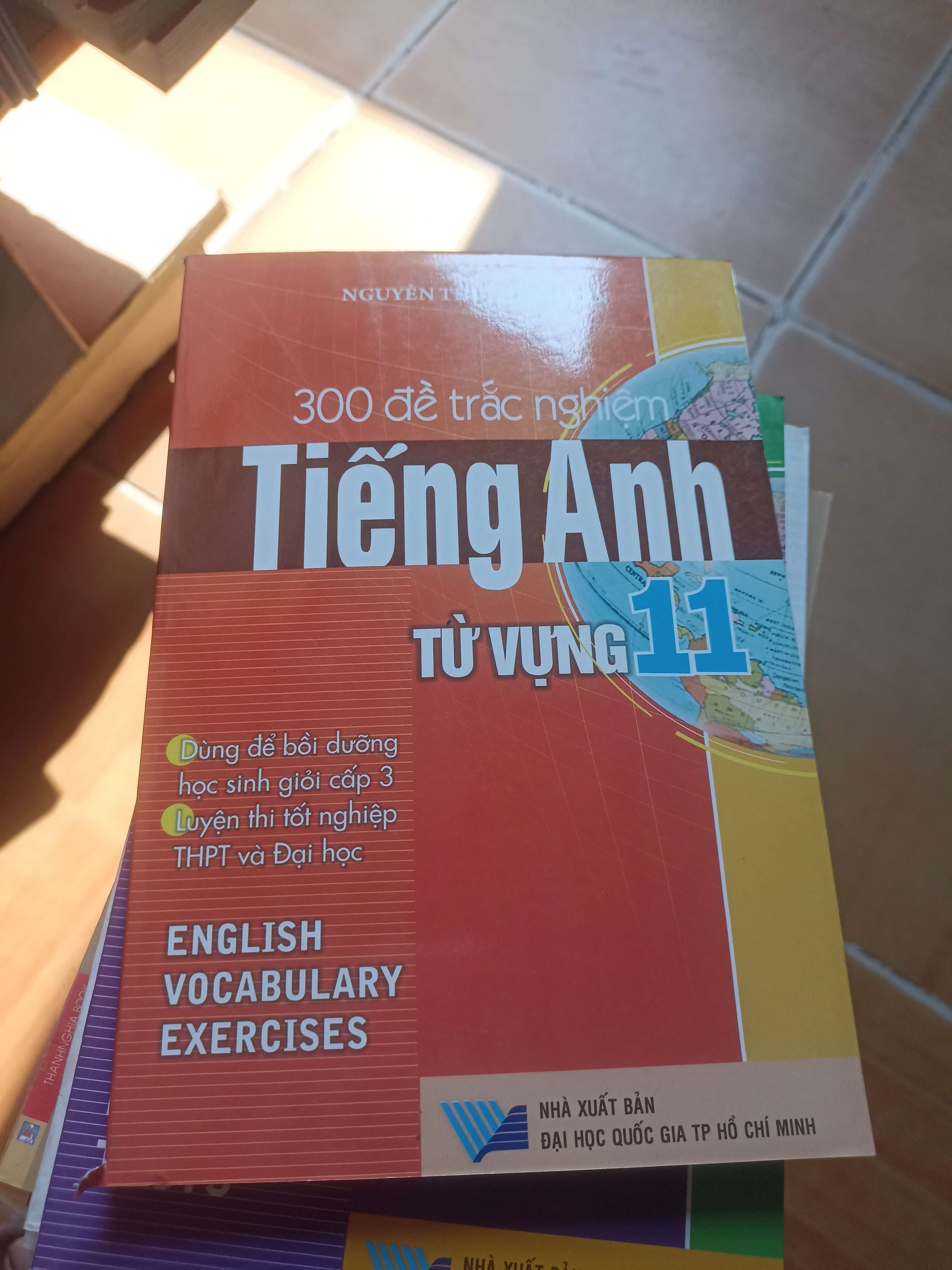 300 đề trắc nghiệm tiếng anh từ vựng 11 2007 (Tham khảo - luyện thi) VAVO1304-AK3ST2
