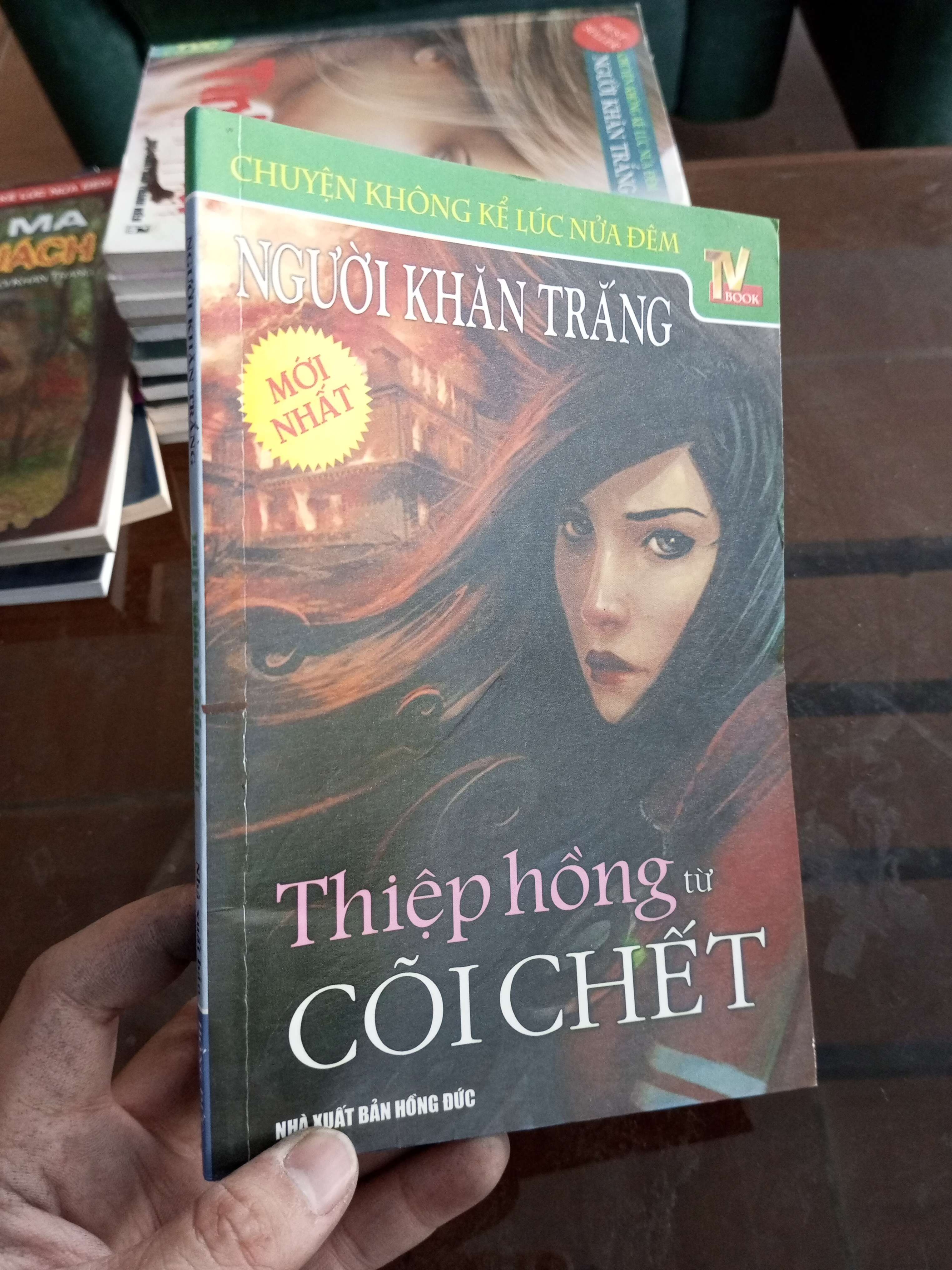 Thiệp hồng từ cõi chết - Người Khăn Trắng (Truyện kinh dị) VAVO1304-A0