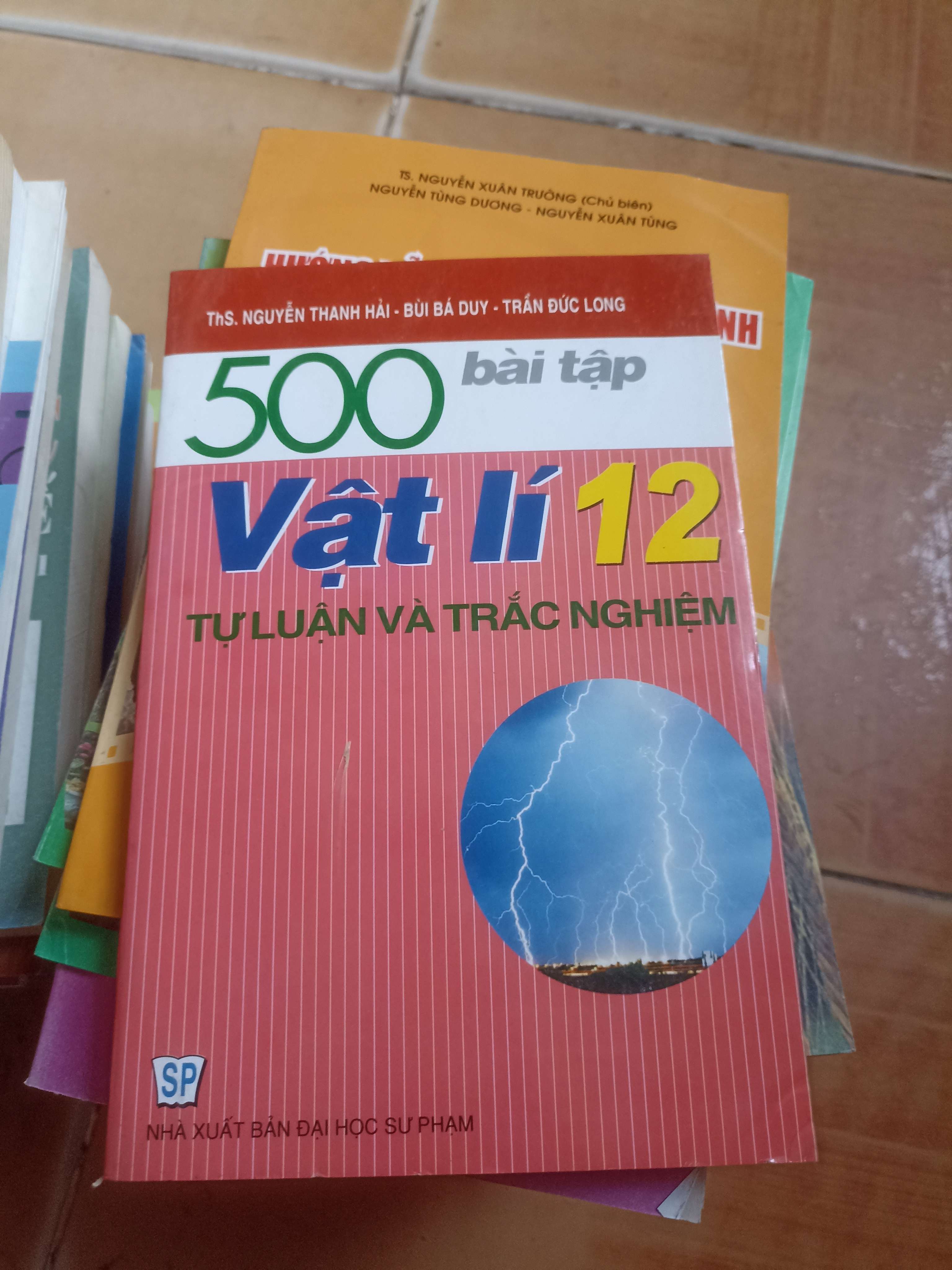 500 bài tập vật lí 12 - Thanh Hải 2008 (Tham khảo - luyện thi) VAVO1304-AK4T1
