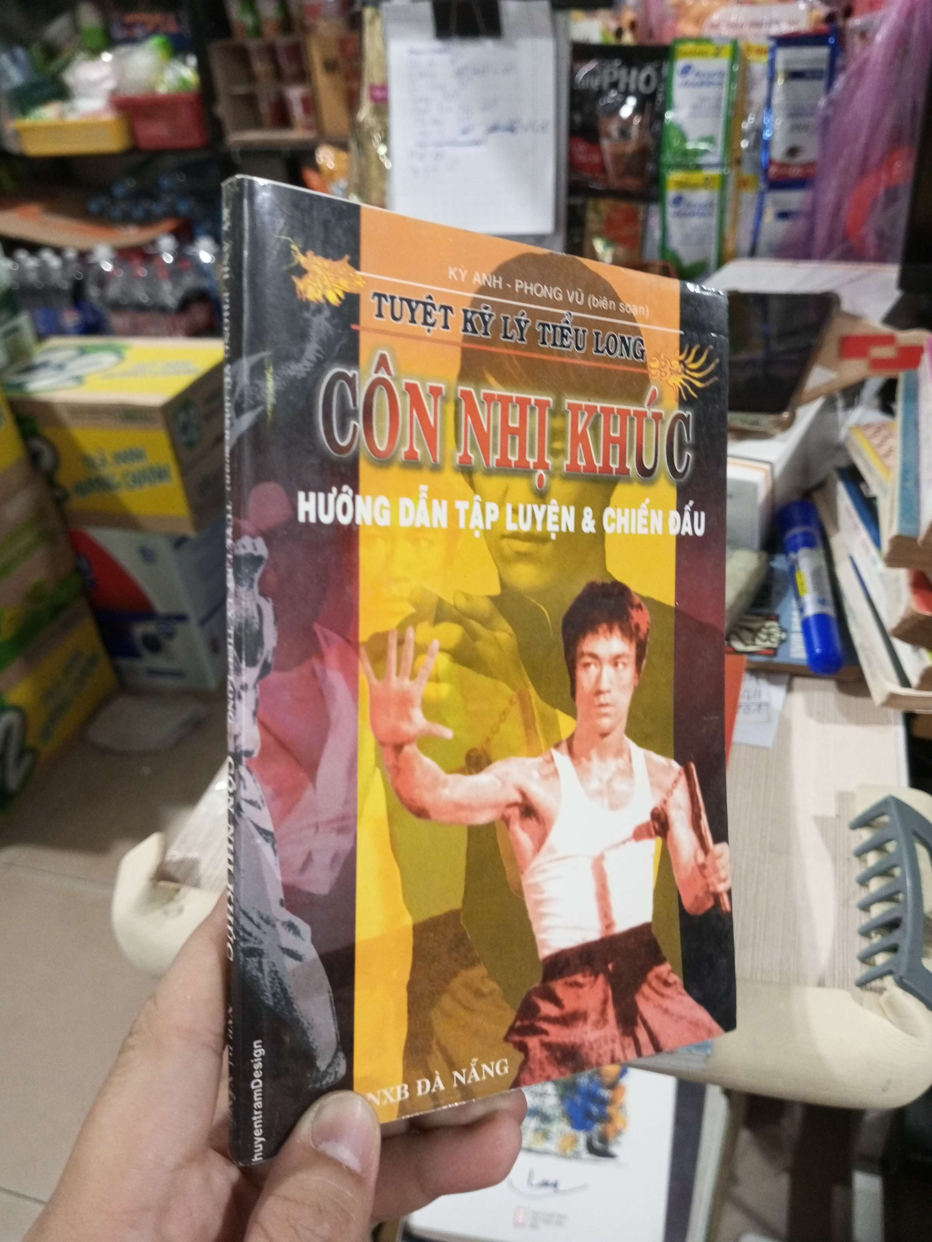 Tuyệt Kỹ Lý Tiểu Long: Côn Nhị Khúc - Kỳ Anh, Phong Vũ 2005 mới 80% ố (Sách kiến thức tổng hợp) HCM1304 (NSX)