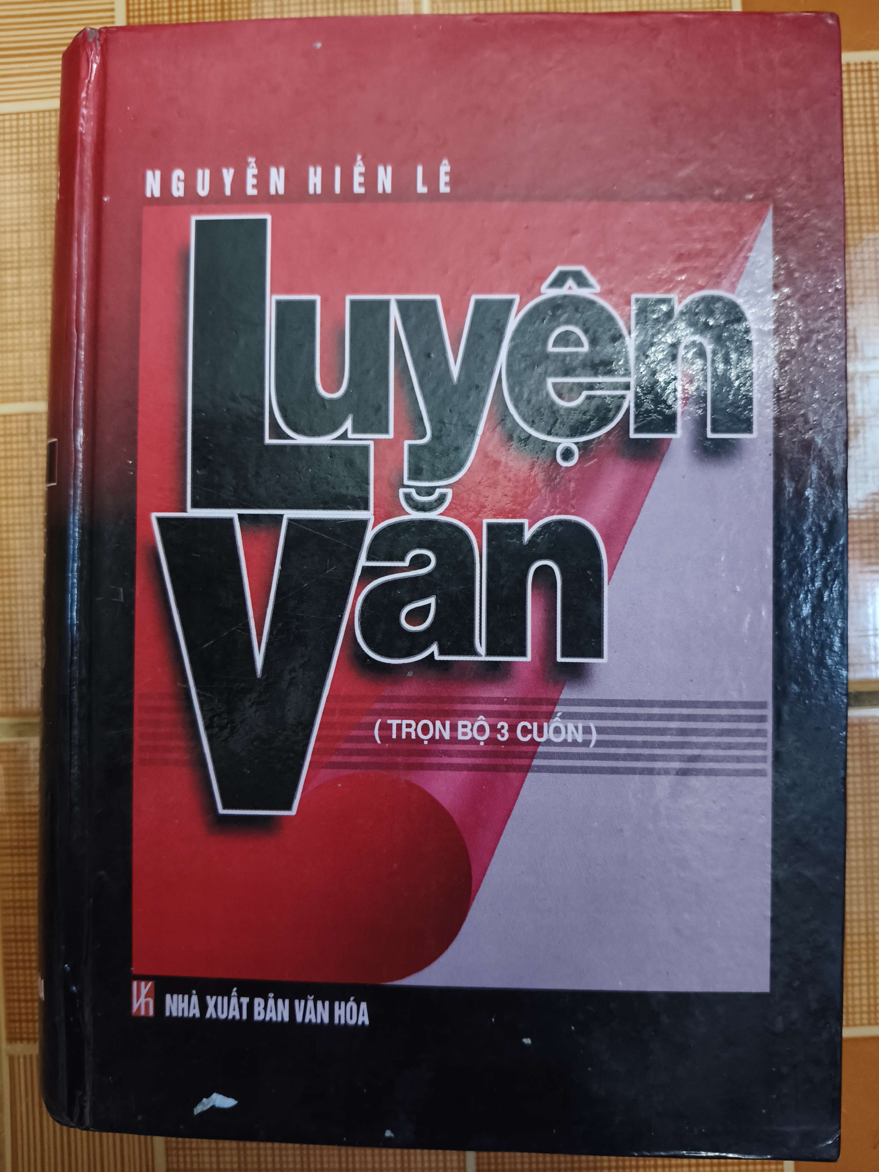 Luyện văn - 1998 - 718 trang - Bìa cứng (Kỹ năng sống) ANTQ1304