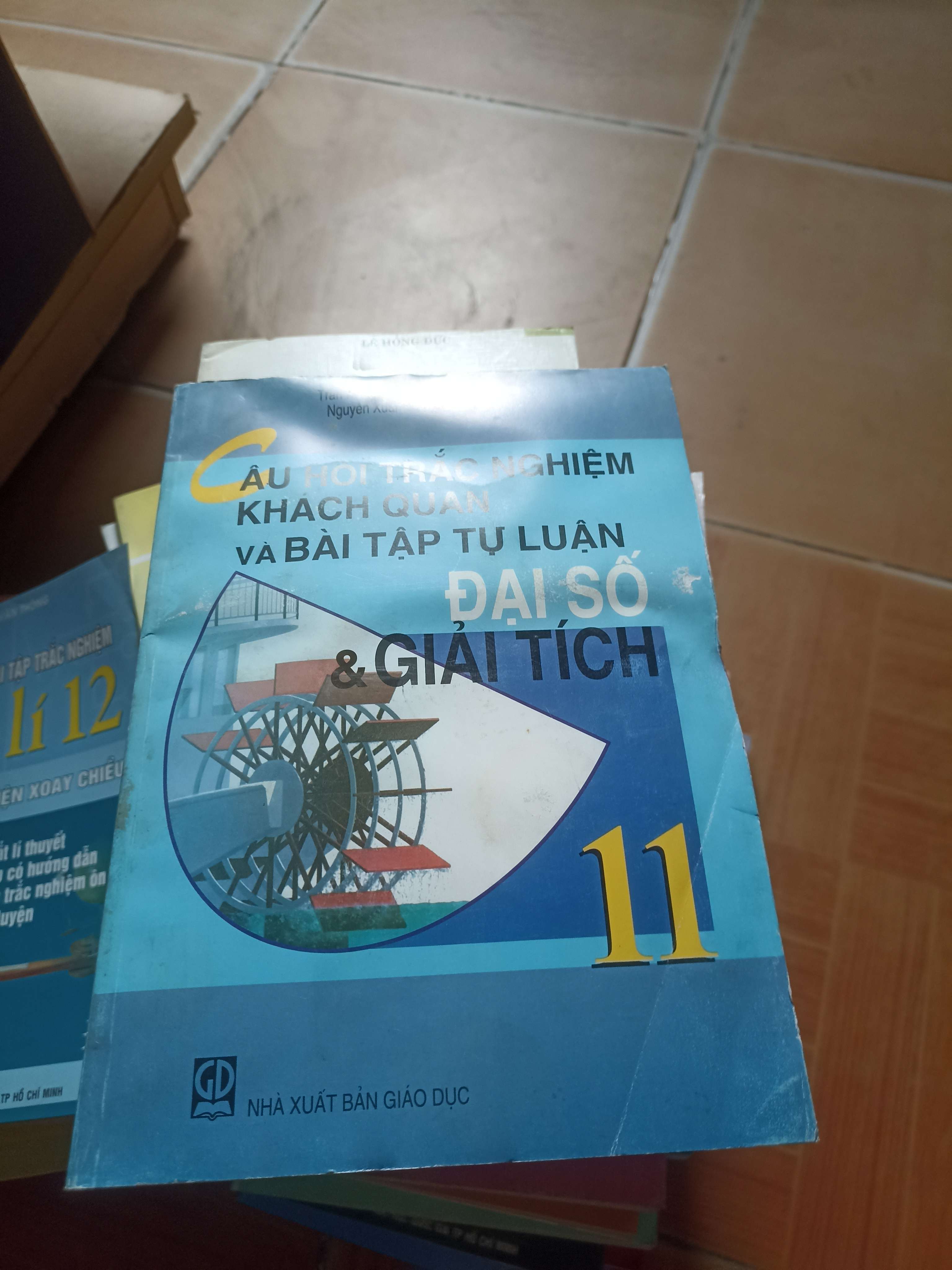 Câu hỏi trắc nghiệm khách quan và bài tập tự luận đại số và giải tích 11 2007 (Tham khảo - luyện thi) VAVO1304-AK3ST3