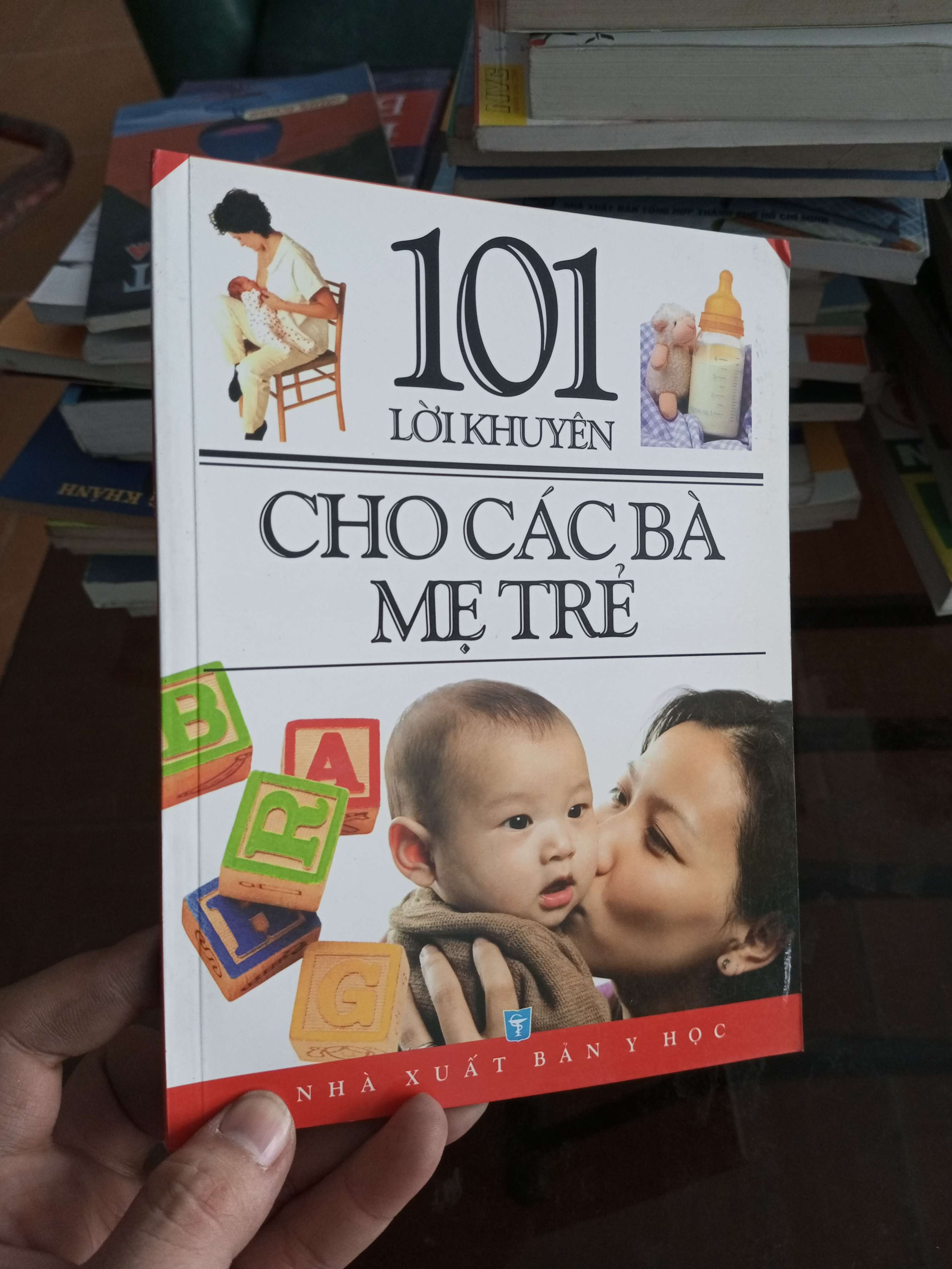 101 lời khuyên cho các bà mẹ trẻ 2009 (Sách làm cha mẹ) VAVO1304-A0