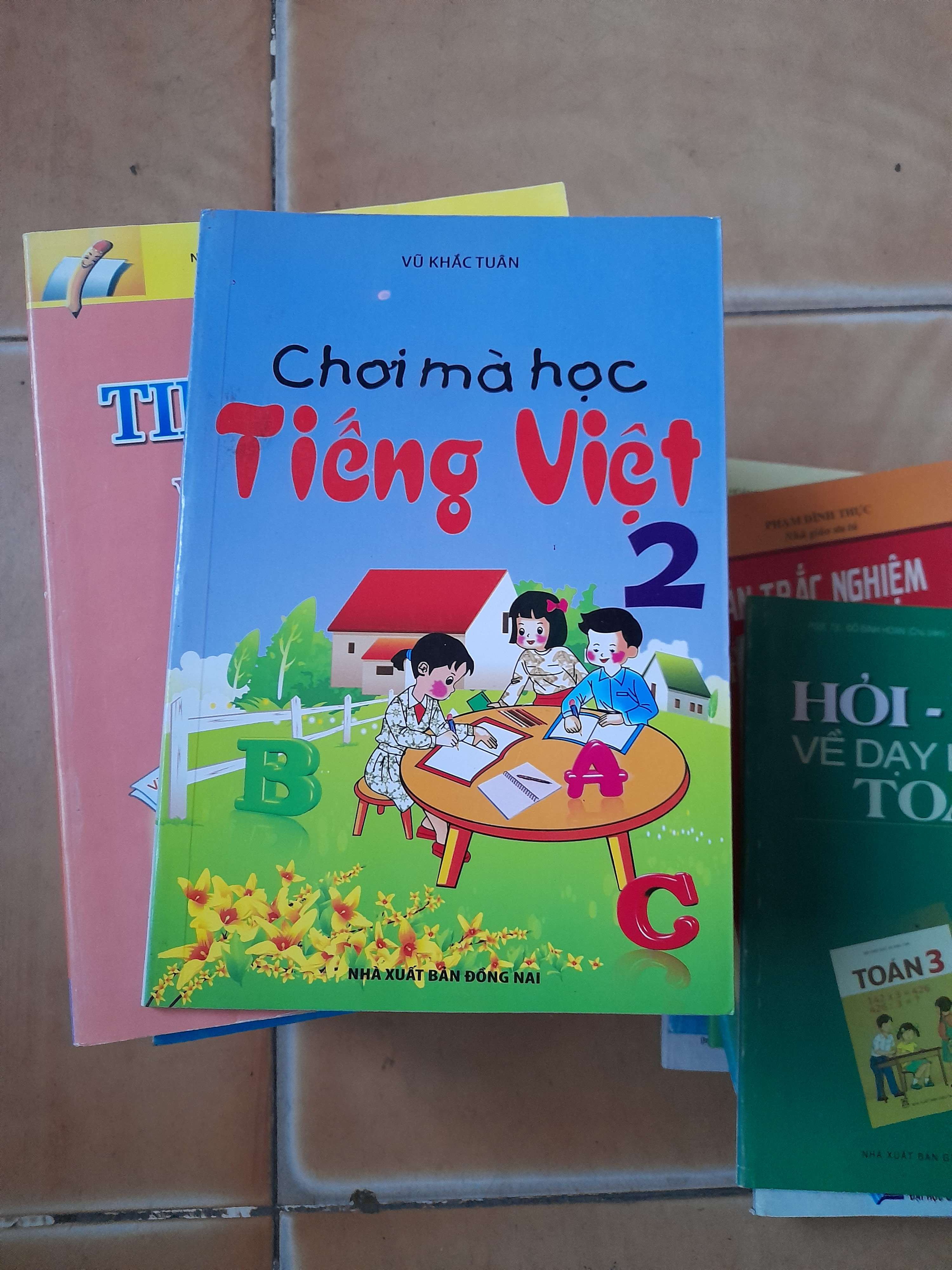 Chơi Mà Học Tiếng Việt 2 - Vũ Khắc Tuân 2010 (Tham khảo - luyện thi) VAVO1304-AK3ST1