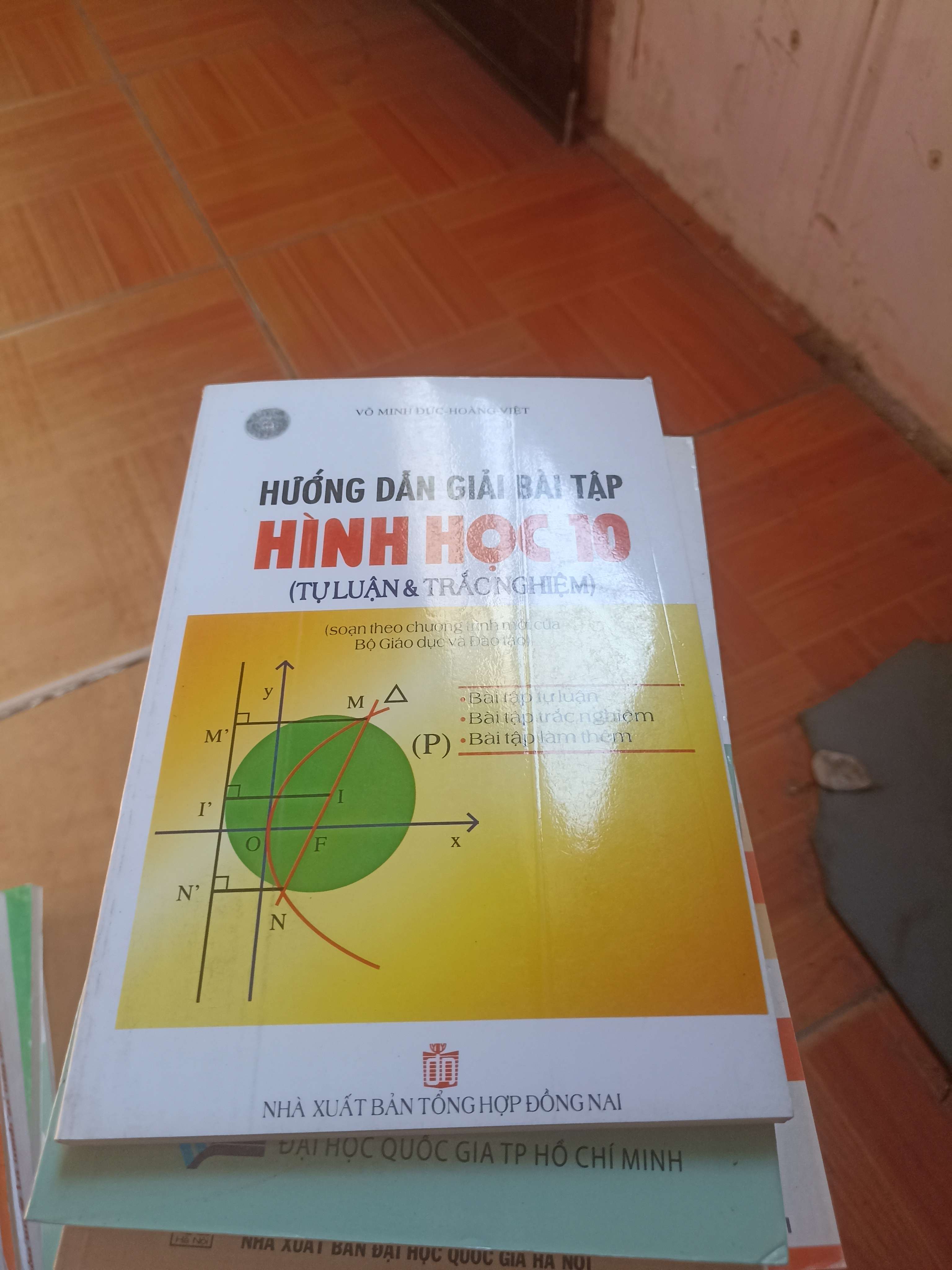 Hướng dẫn giải bài tập hình học 10 - Minh Đức 2008 (Giáo khoa) VAVO1304-AK3ST3