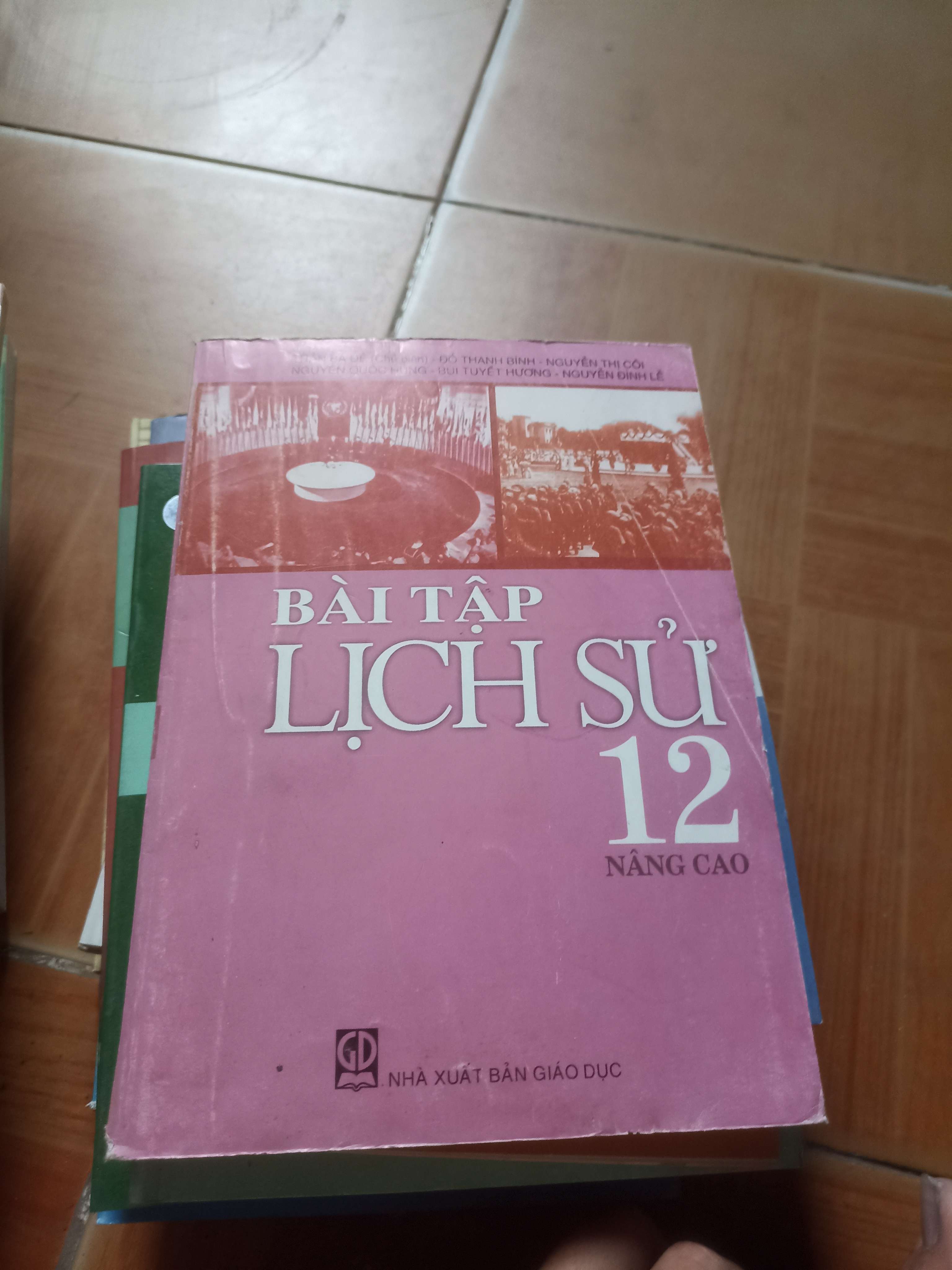 Bài tập lịch sử 12 nâng cao - Thị Côi 2008 (Giáo khoa) VAVO1304-AK3ST3