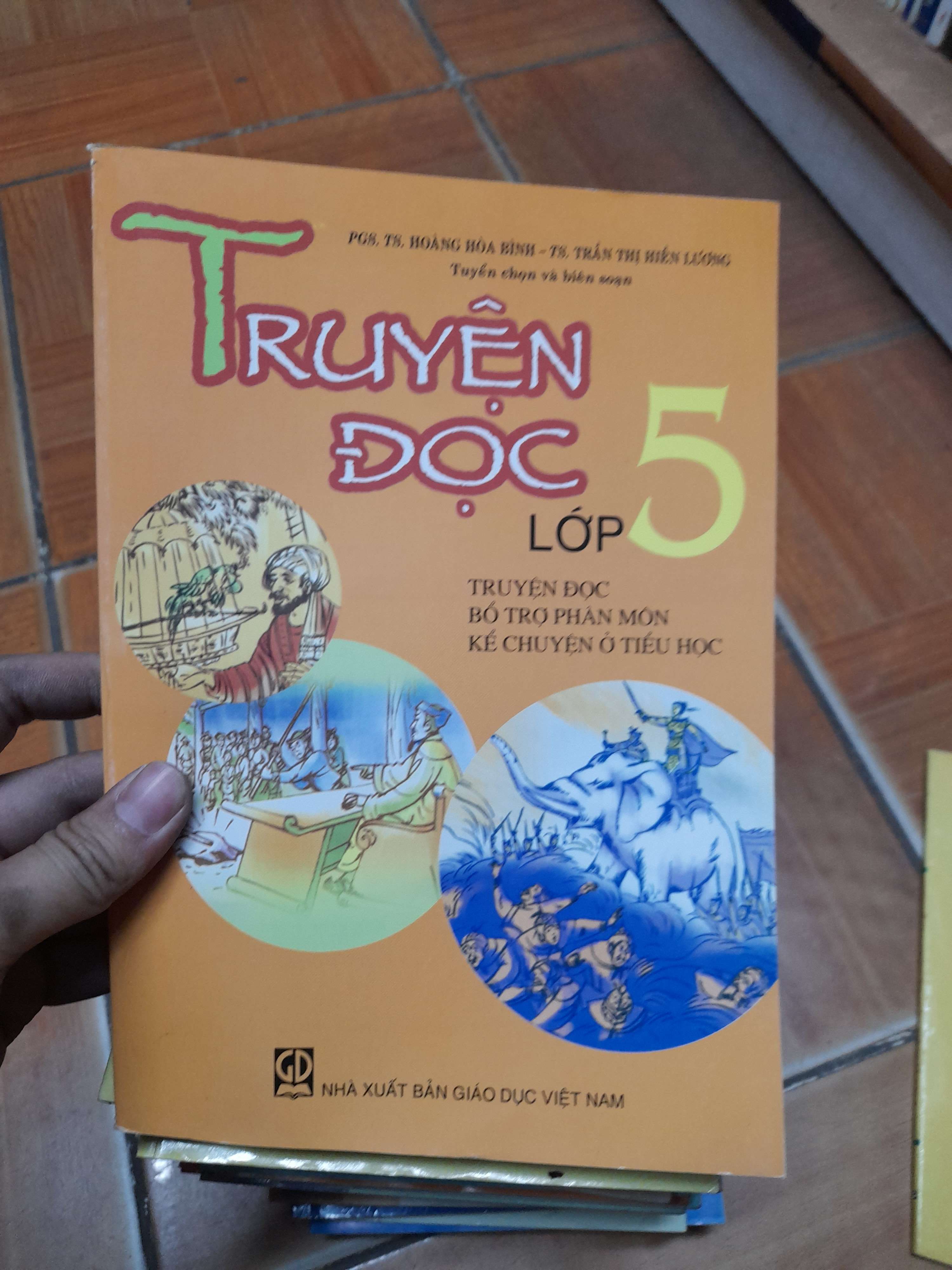 Truyện Đọc 5 Lớp 5 - Hoàng Hòa Bình, Trần Thị Hiền Lương 2015 (Giáo khoa) VAVO1304-AK3ST1