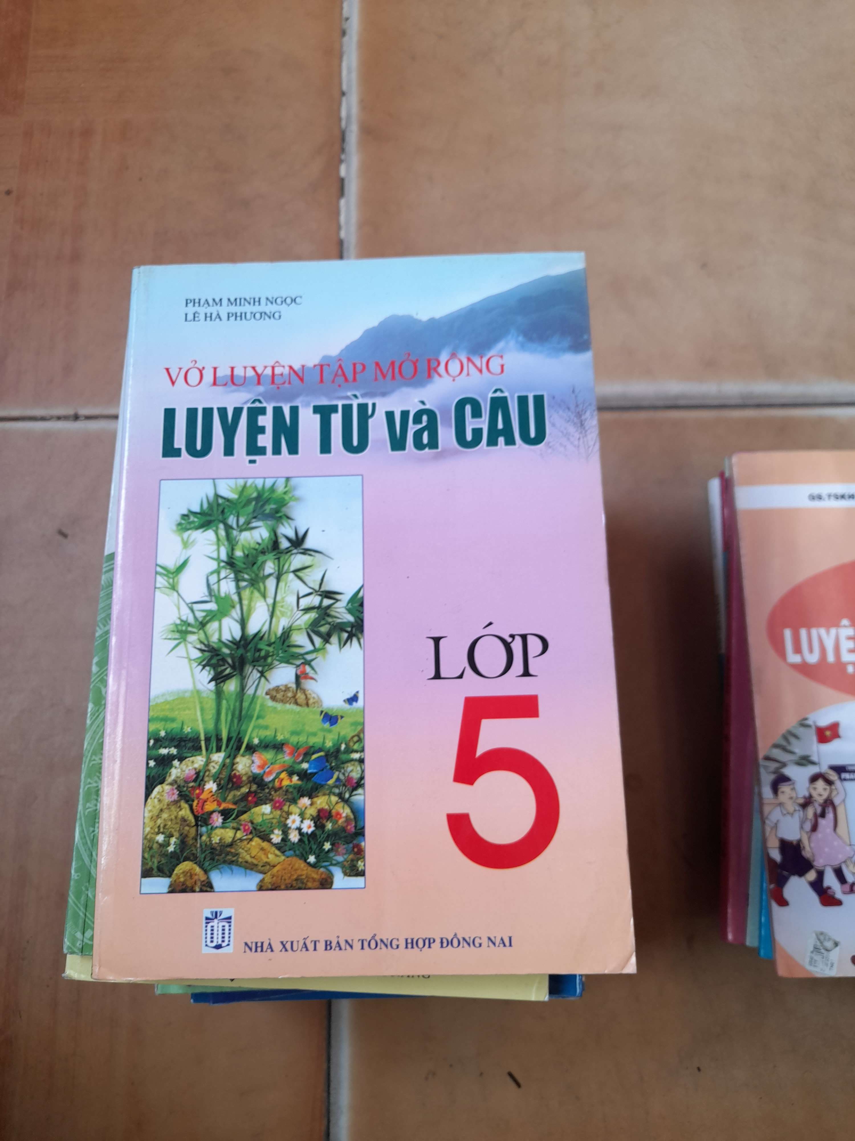 Vở Luyện Tập Mở Rộng Luyện Từ Và Câu Lớp 5 - Phạm Minh Ngọc, Lê Hà Phương 2007 (Tham khảo - luyện thi) VAVO1304-AK3ST1