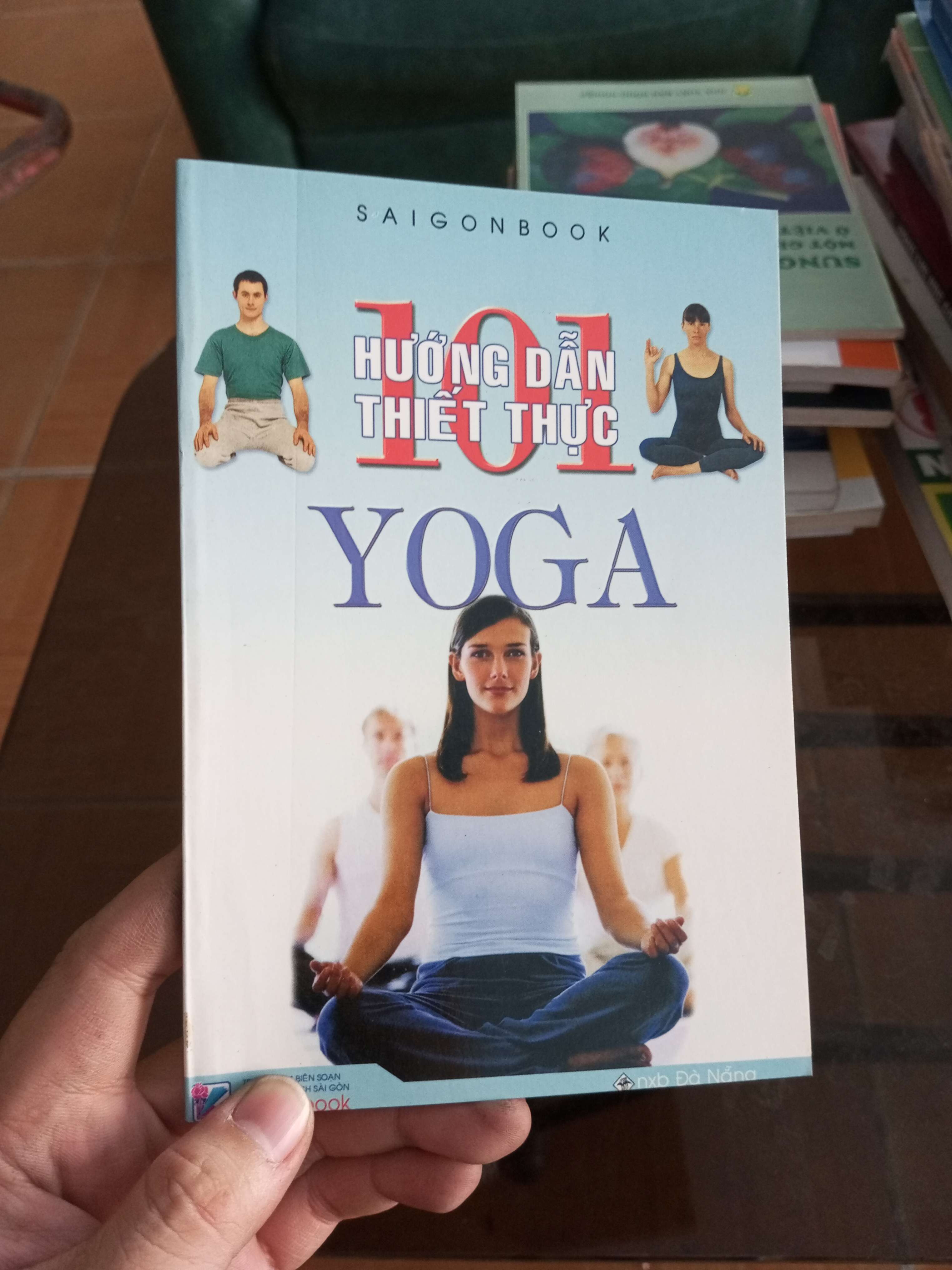 101 hướng dẫn thiết thực yoga 2006 (Sách Y học - Sức khỏe - Thể thao) VAVO1304-A0