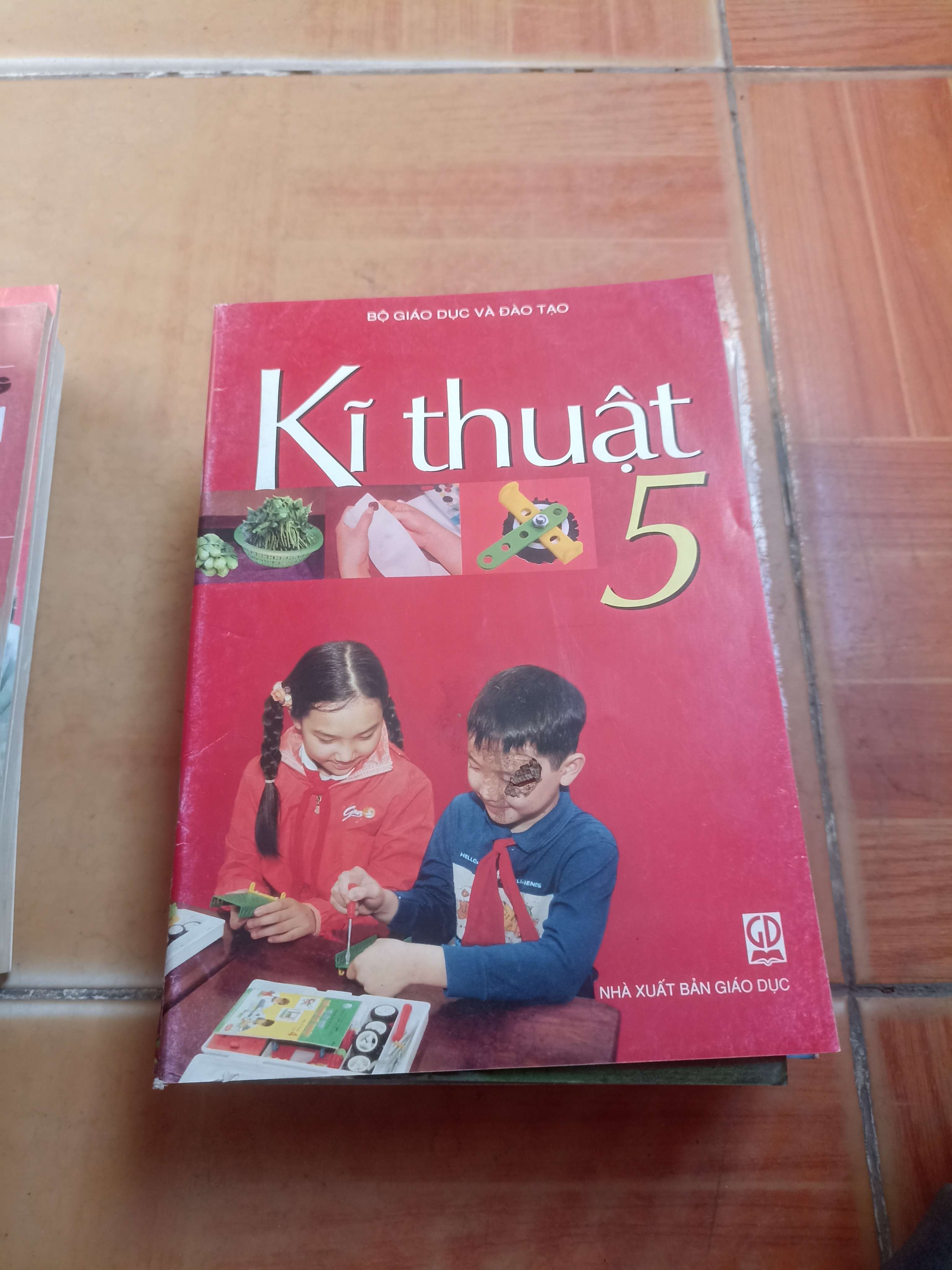 Kĩ thuật 5 2009 (Giáo khoa) VAVO1304-AK3ST4
