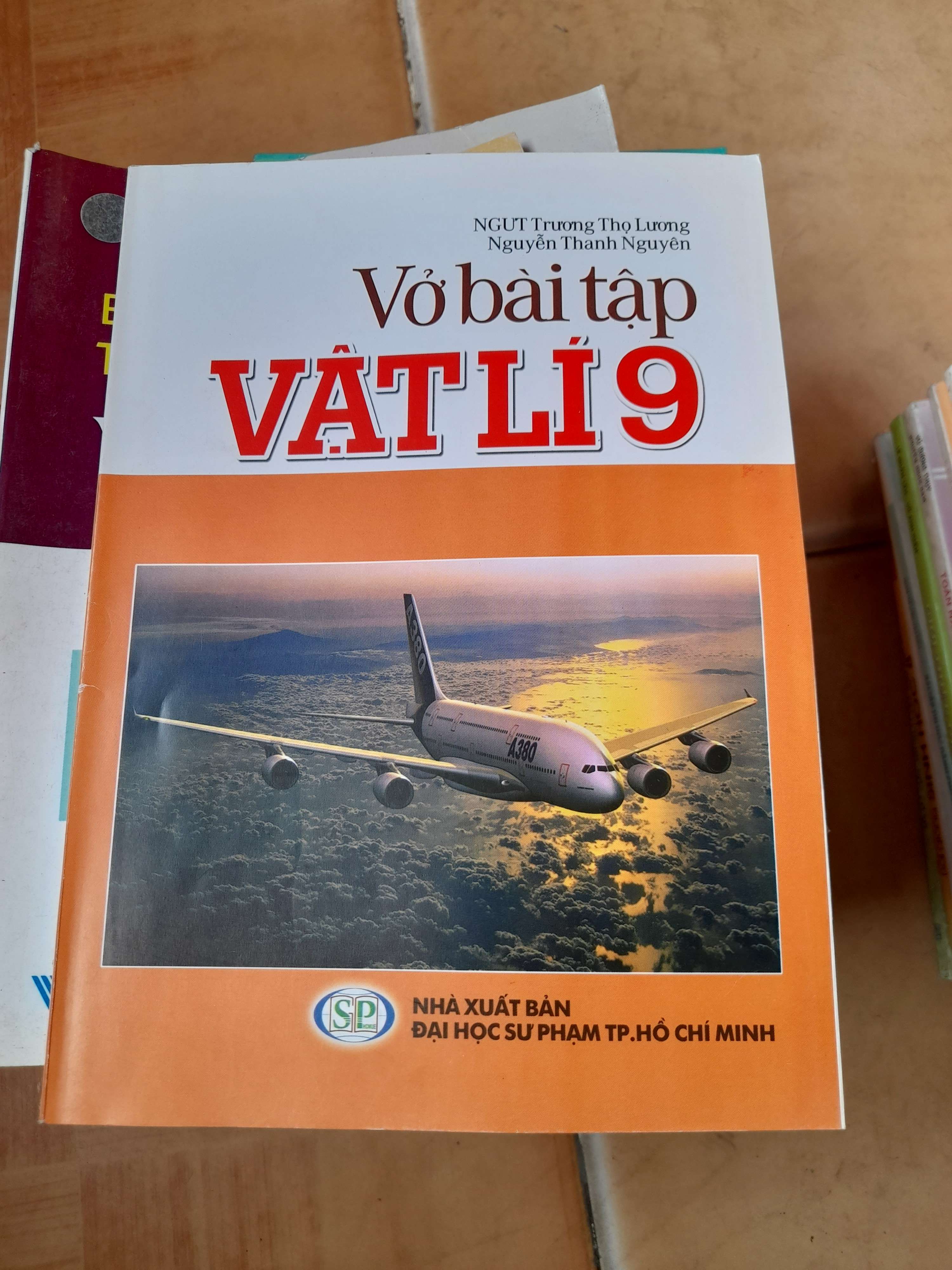 Vở Bài Tập Vật Lí 9 - Trương Thọ Lương, Nguyễn Thanh Nguyên 2013 (Tham khảo - luyện thi) VAVO1304-AK3T4