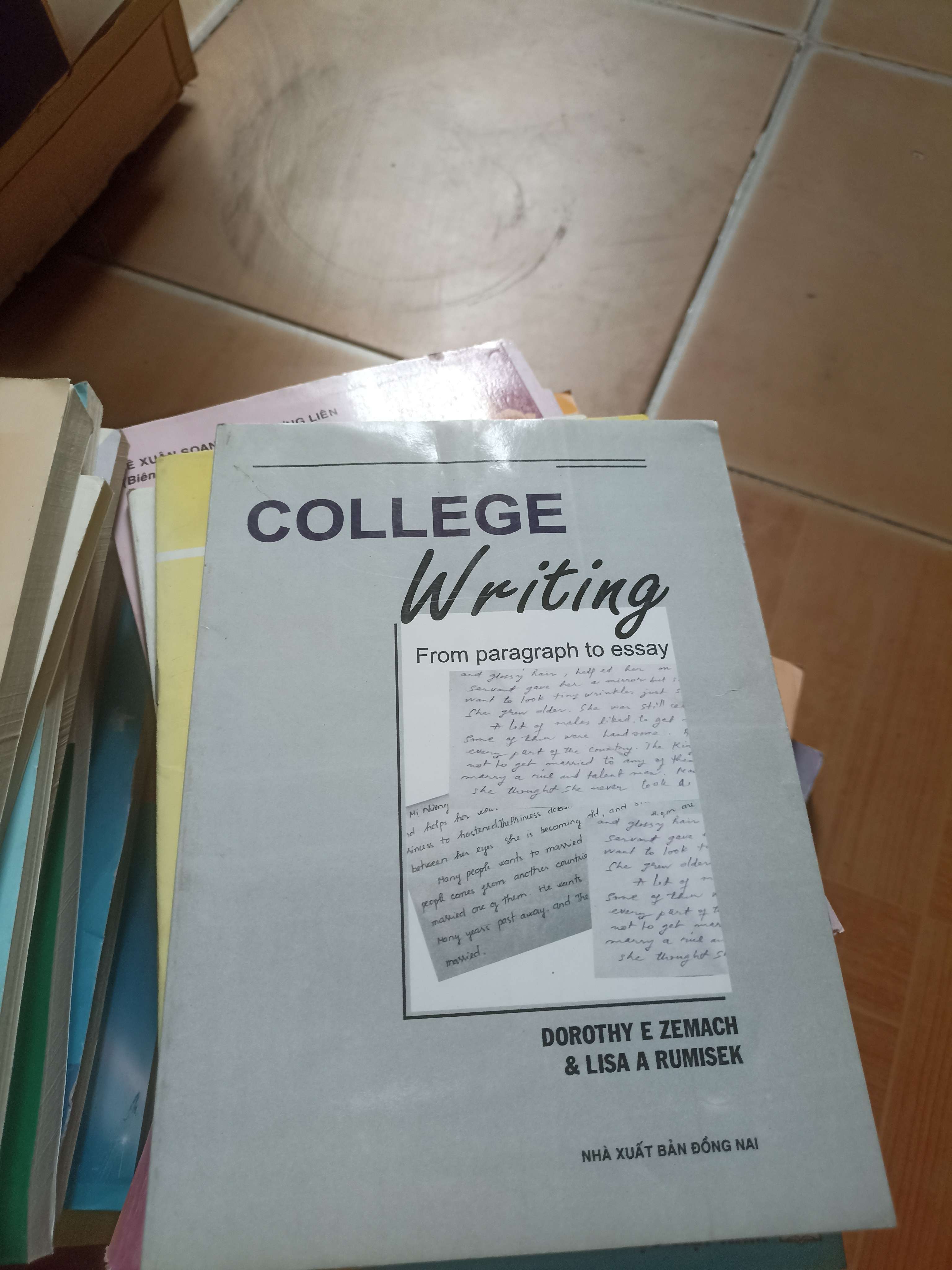 College writing - Zemach 2009 (Sách tự học tiếng Anh) VAVO1304-AK3ST3