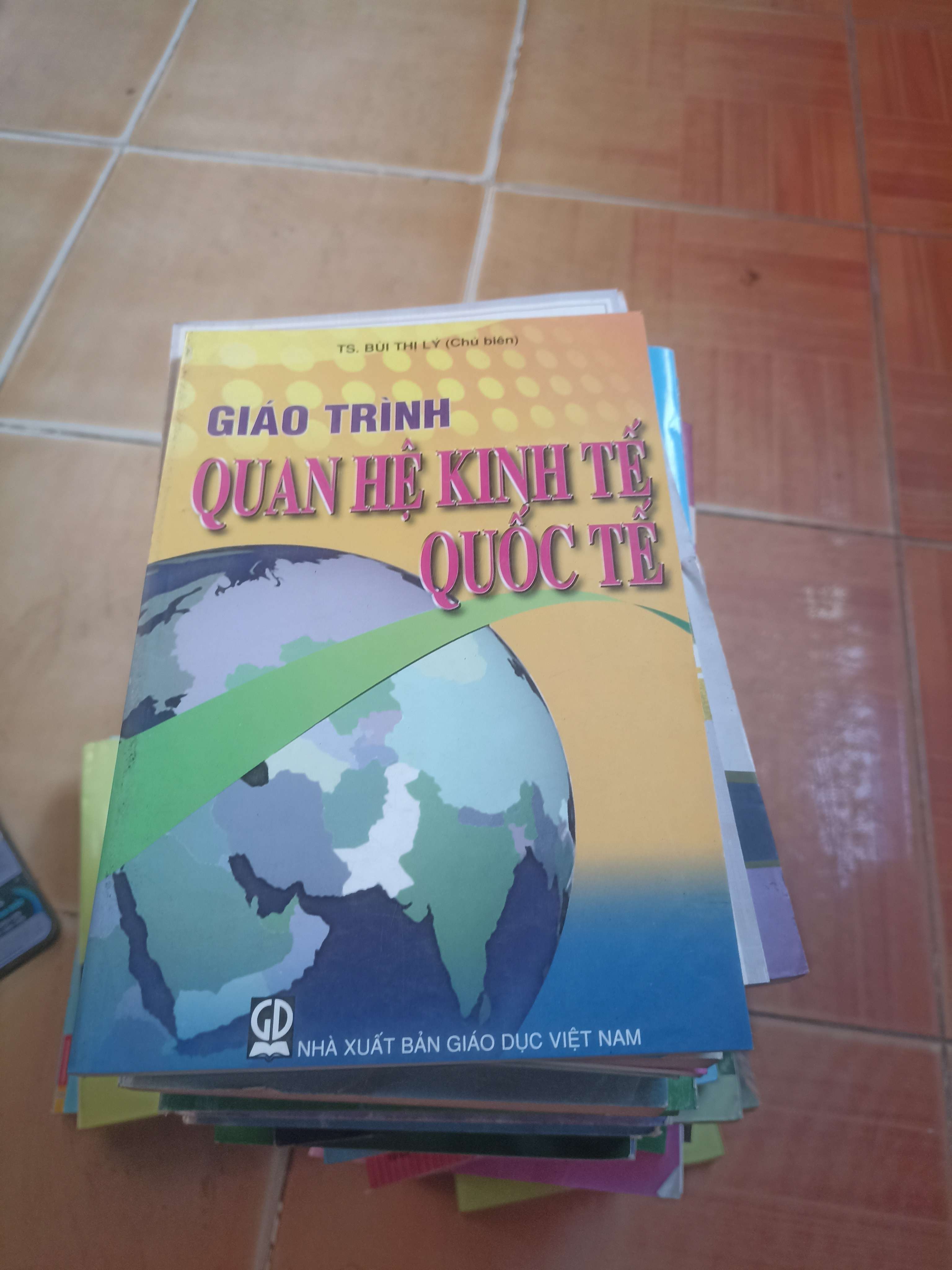Giáo trình quan hệ kinh tế quốc tế - Thị Lý 2009 (Sách giáo khoa - giáo trình) VAVO1304-AK4T1
