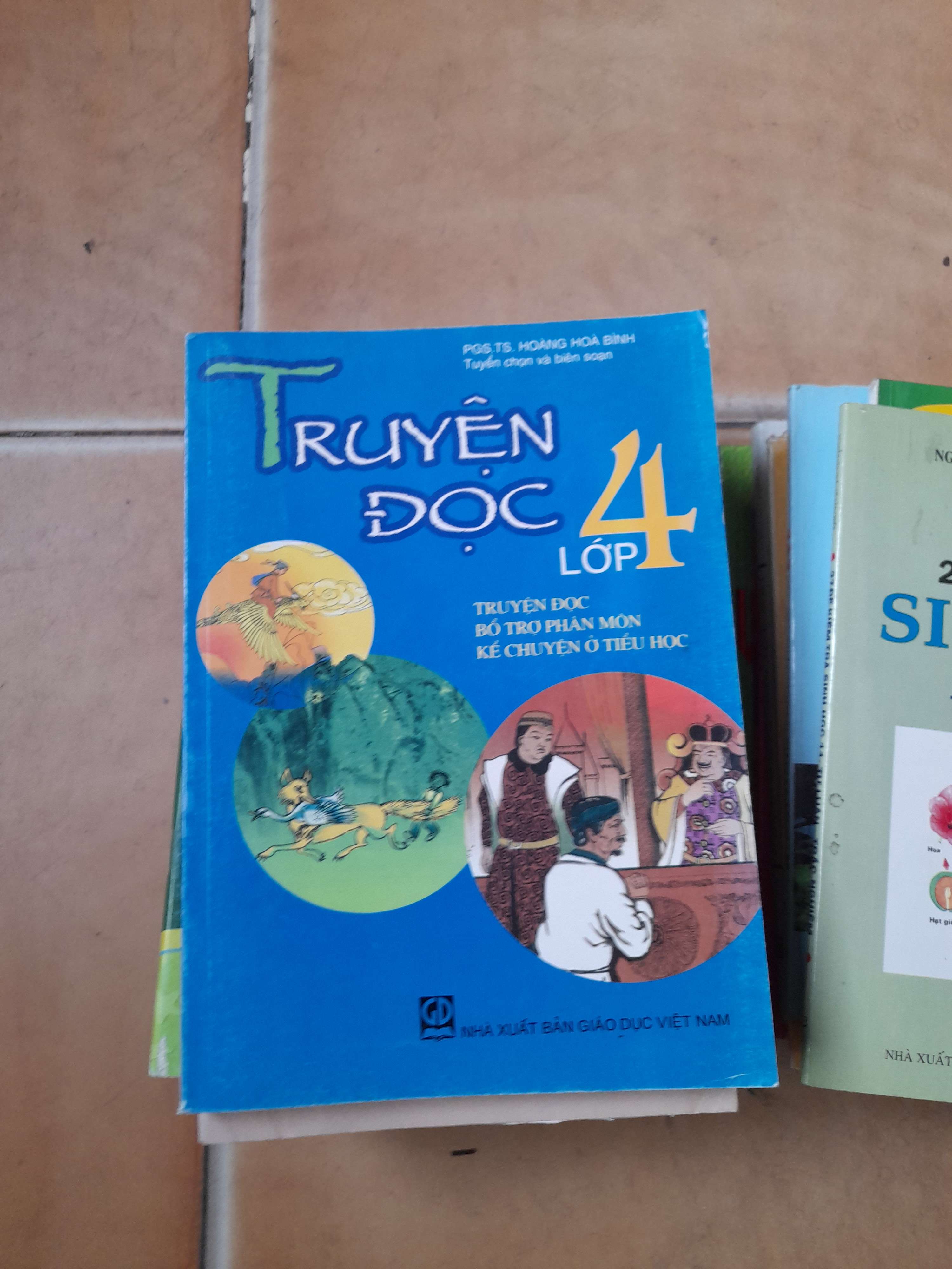 Truyện Đọc Lớp 4 - Hoàng Hoà Bình 2015 (Giáo khoa) VAVO1304-AK3ST1
