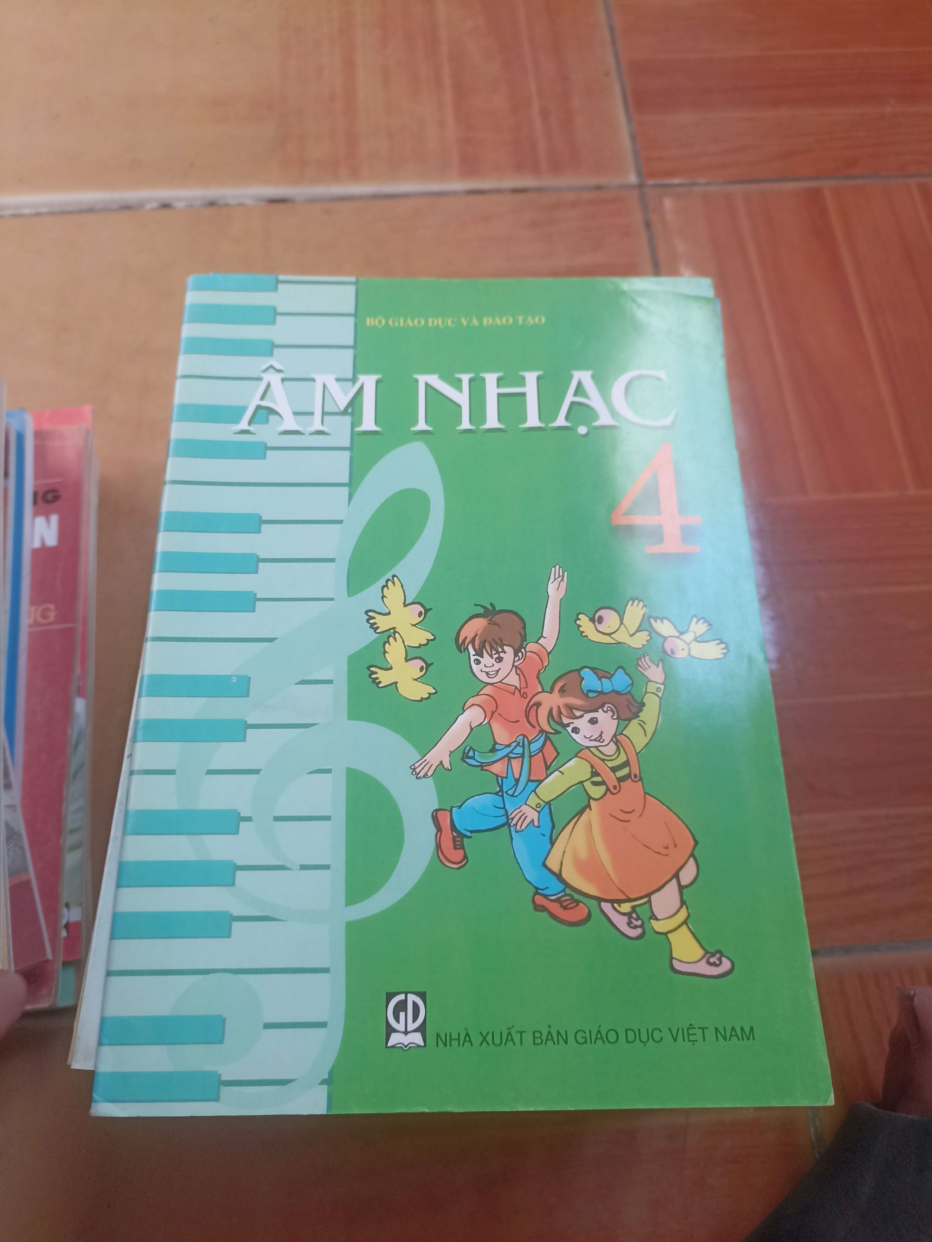 Âm nhạc 4 2016 (Giáo khoa) VAVO1304-AK3ST4