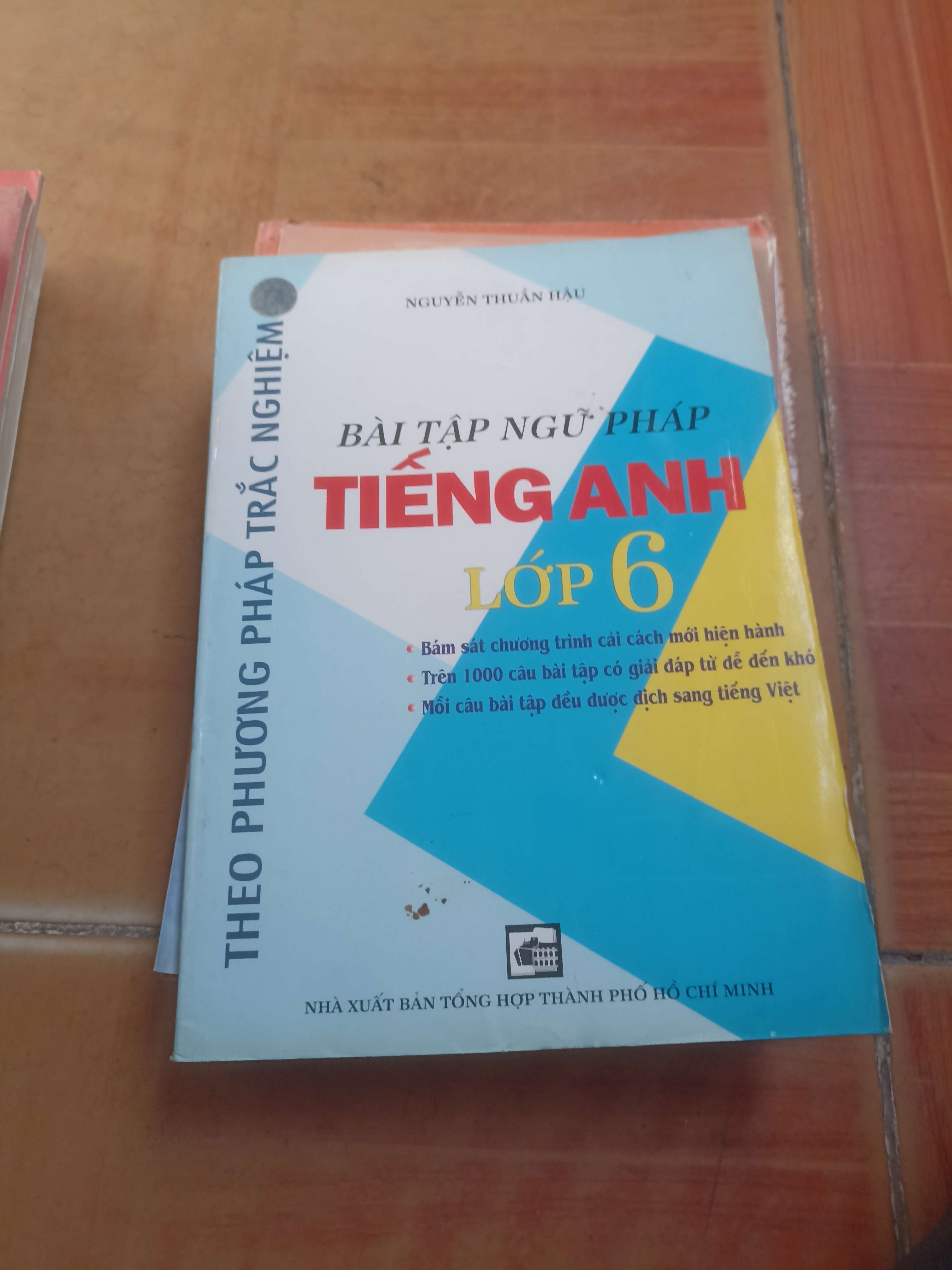Bài tập ngữ pháp tiếng Anh lớp 6 - Thuần Hậu 2006 (Giáo khoa) VAVO1304-AK3ST4