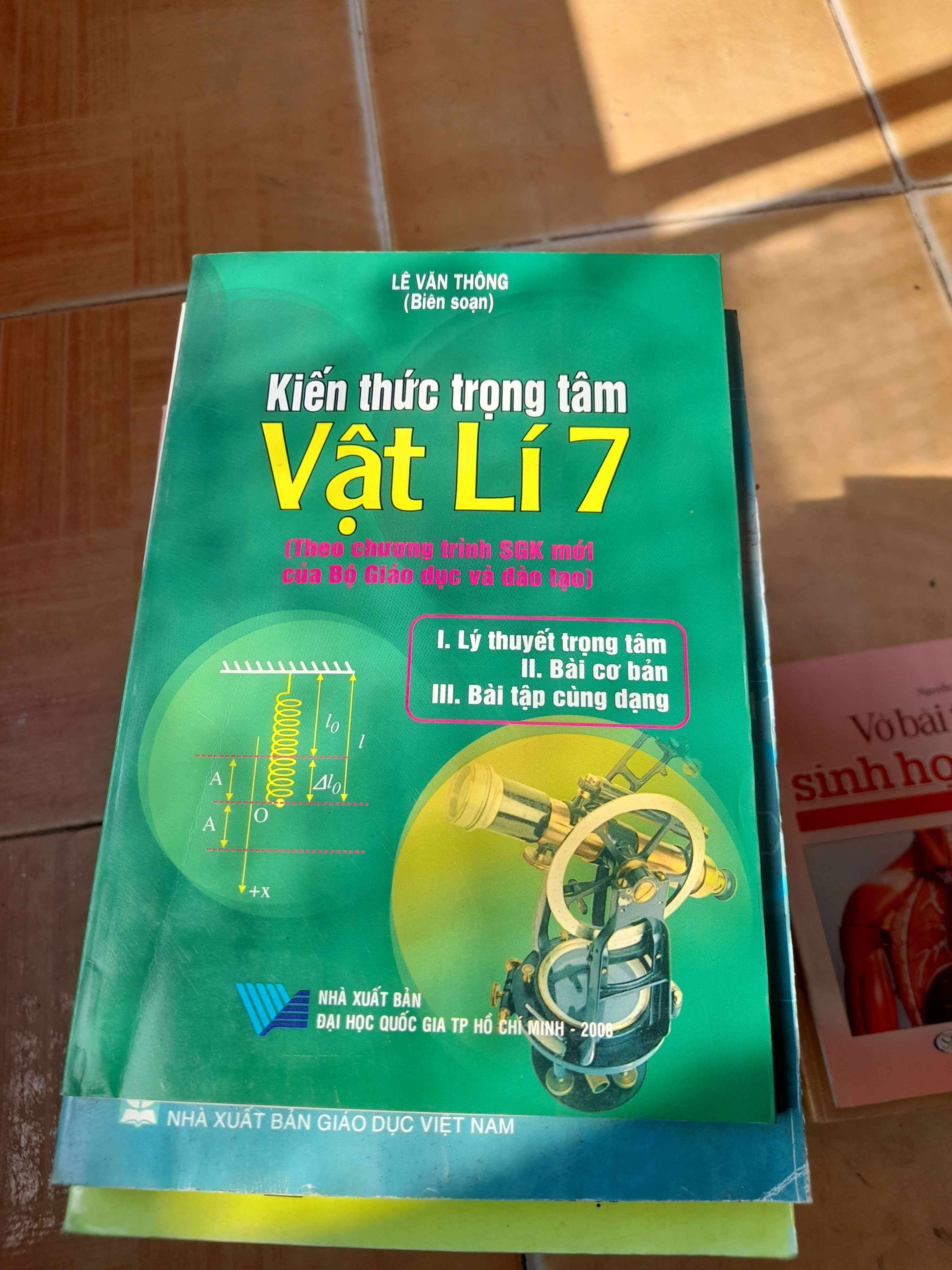 Kiến Thức Trọng Tâm Vật Lí 7 - Lê Văn Thông 2007 (Tham khảo - luyện thi) VAVO1304-AK3T4