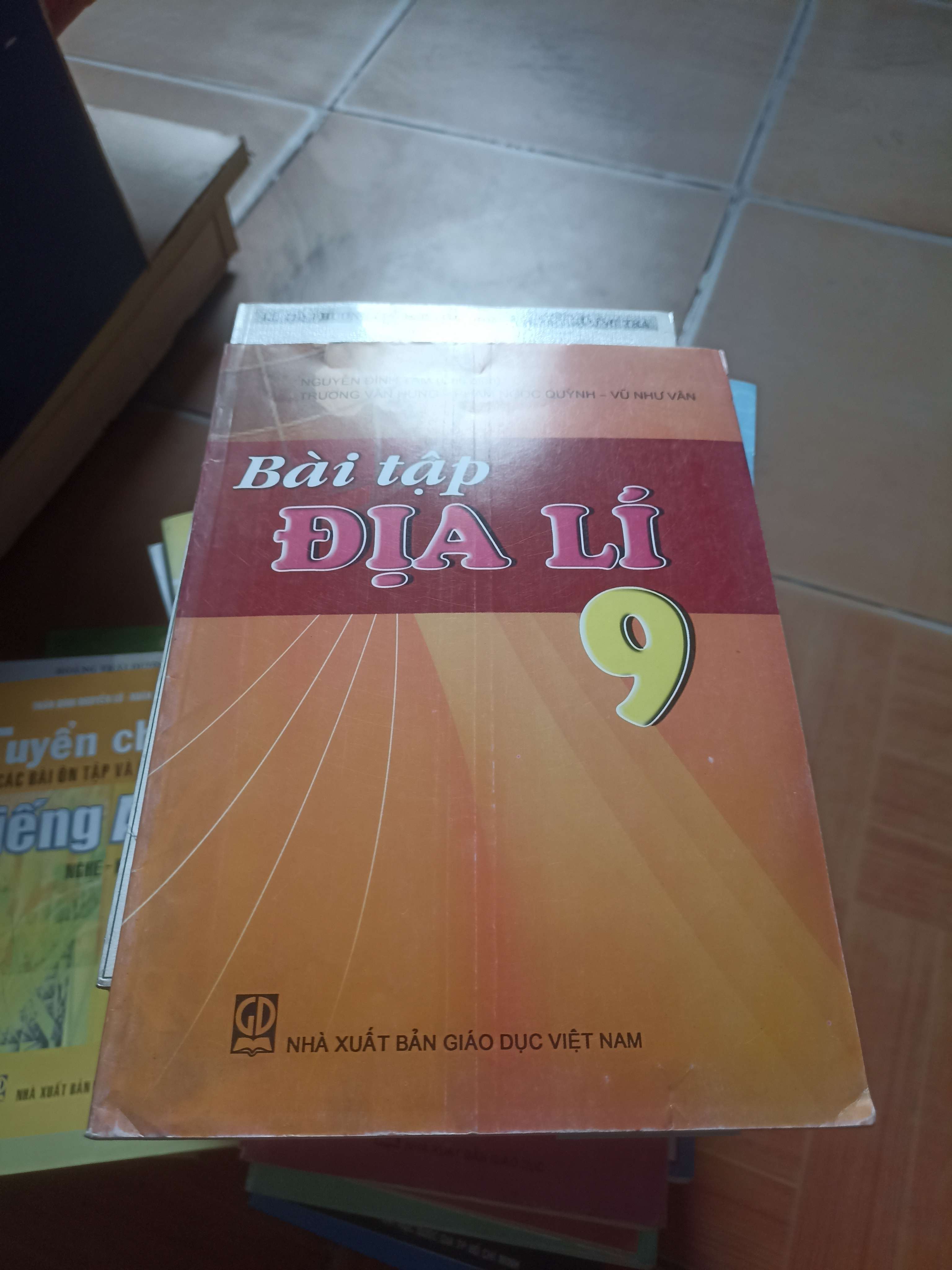 Bài tập địa lí 9 - Như Vân 2011 (Giáo khoa) VAVO1304-AK3ST3