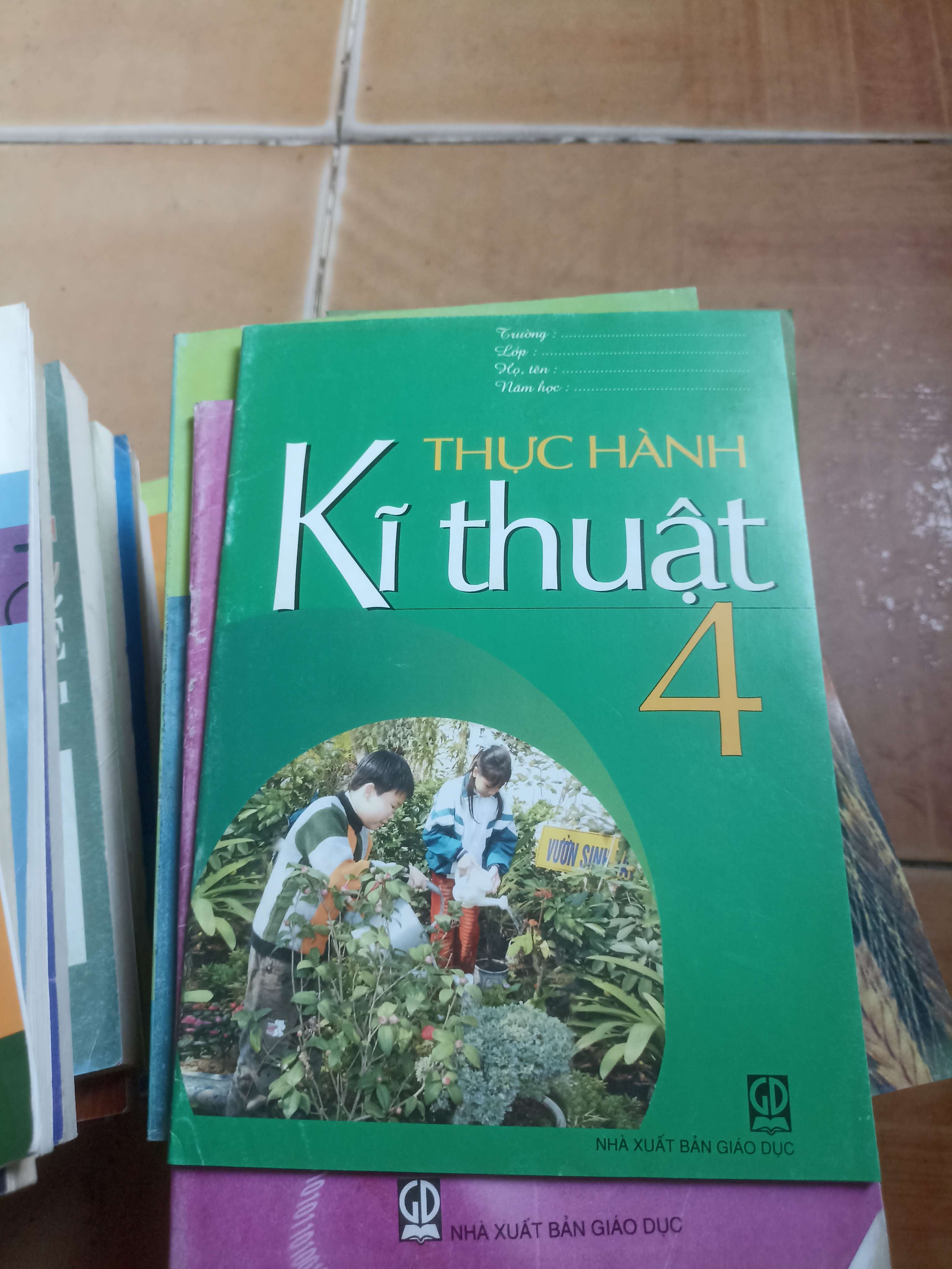 Thực hành kĩ thuật 4 2007 (Giáo khoa) VAVO1304-AK4T1